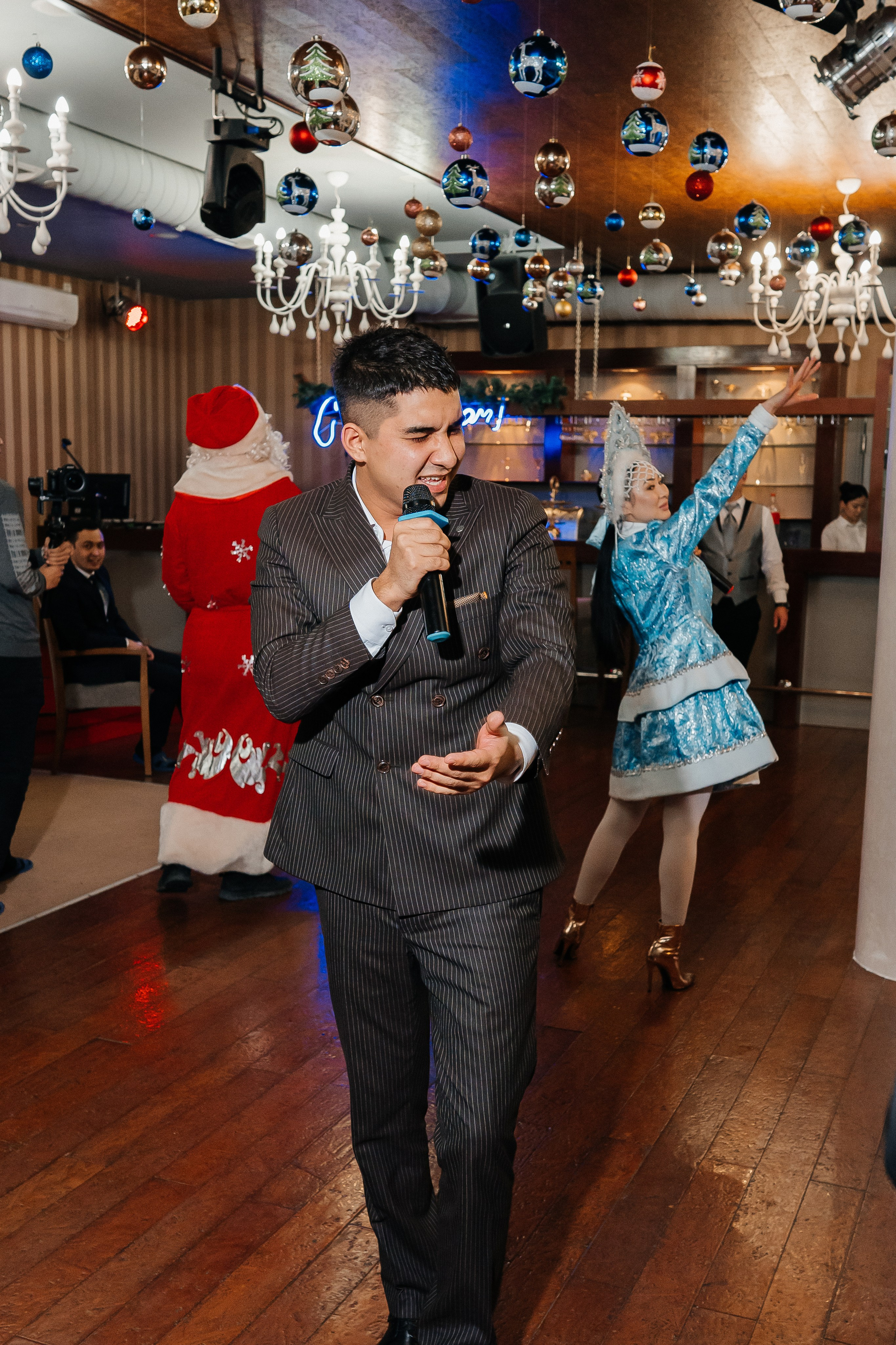 ARONAKS CORPARATE PARTY