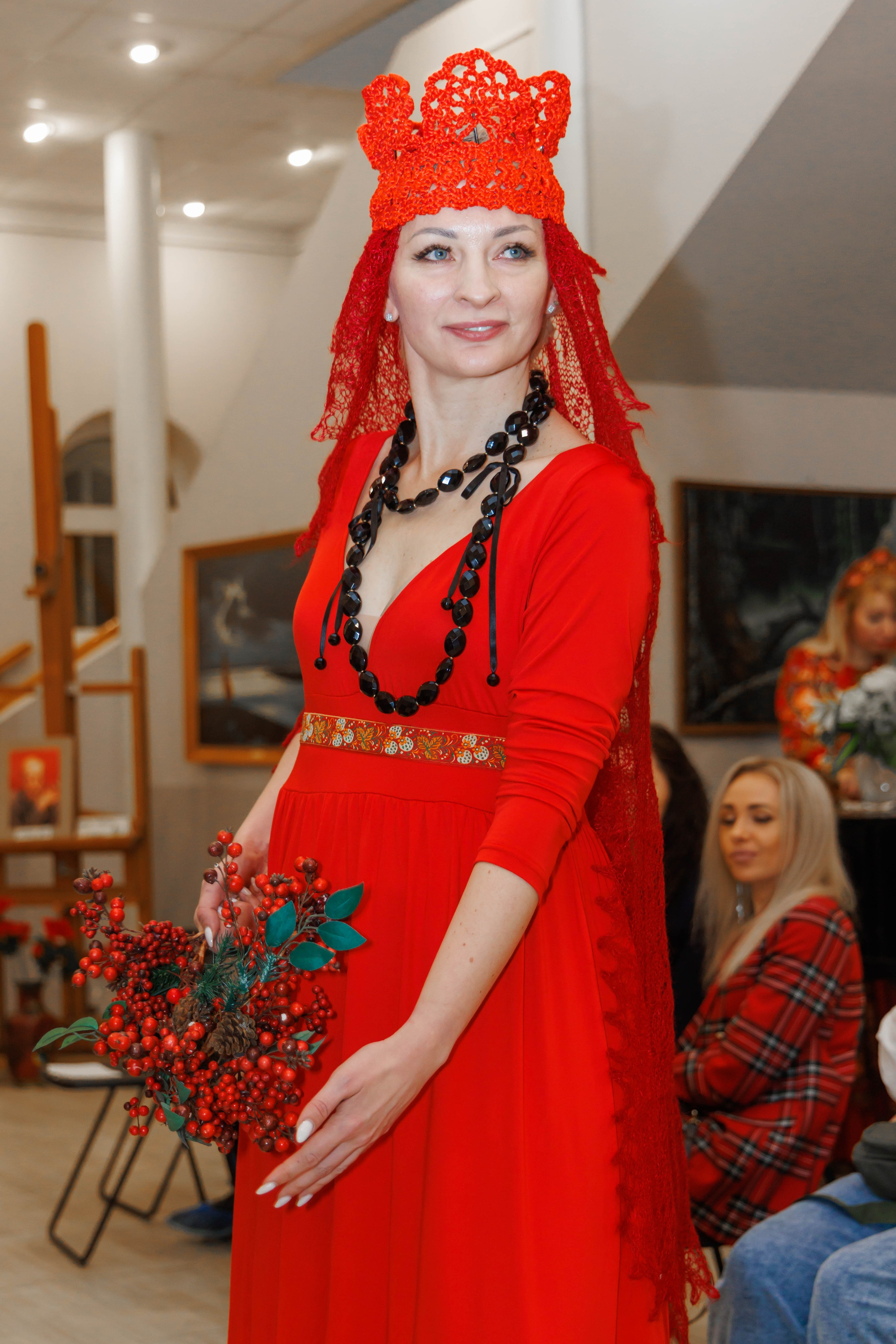 Показ в Музее славянской культуры, 2025. Коллекционер и искусствовед Олеся Ястребова