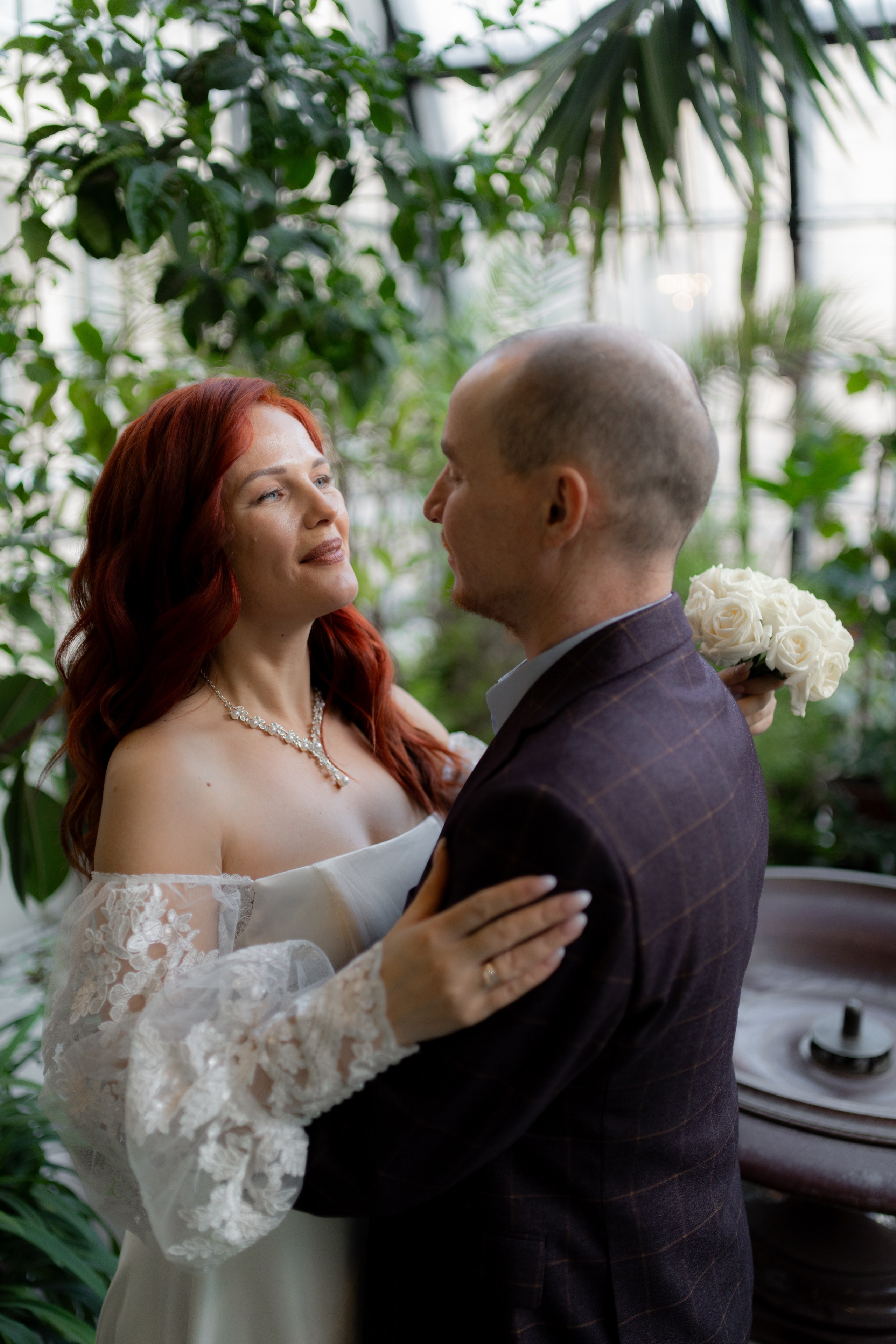 Свадебная фотосессия во Дворце Великого Князя Владимира в зимнем саду