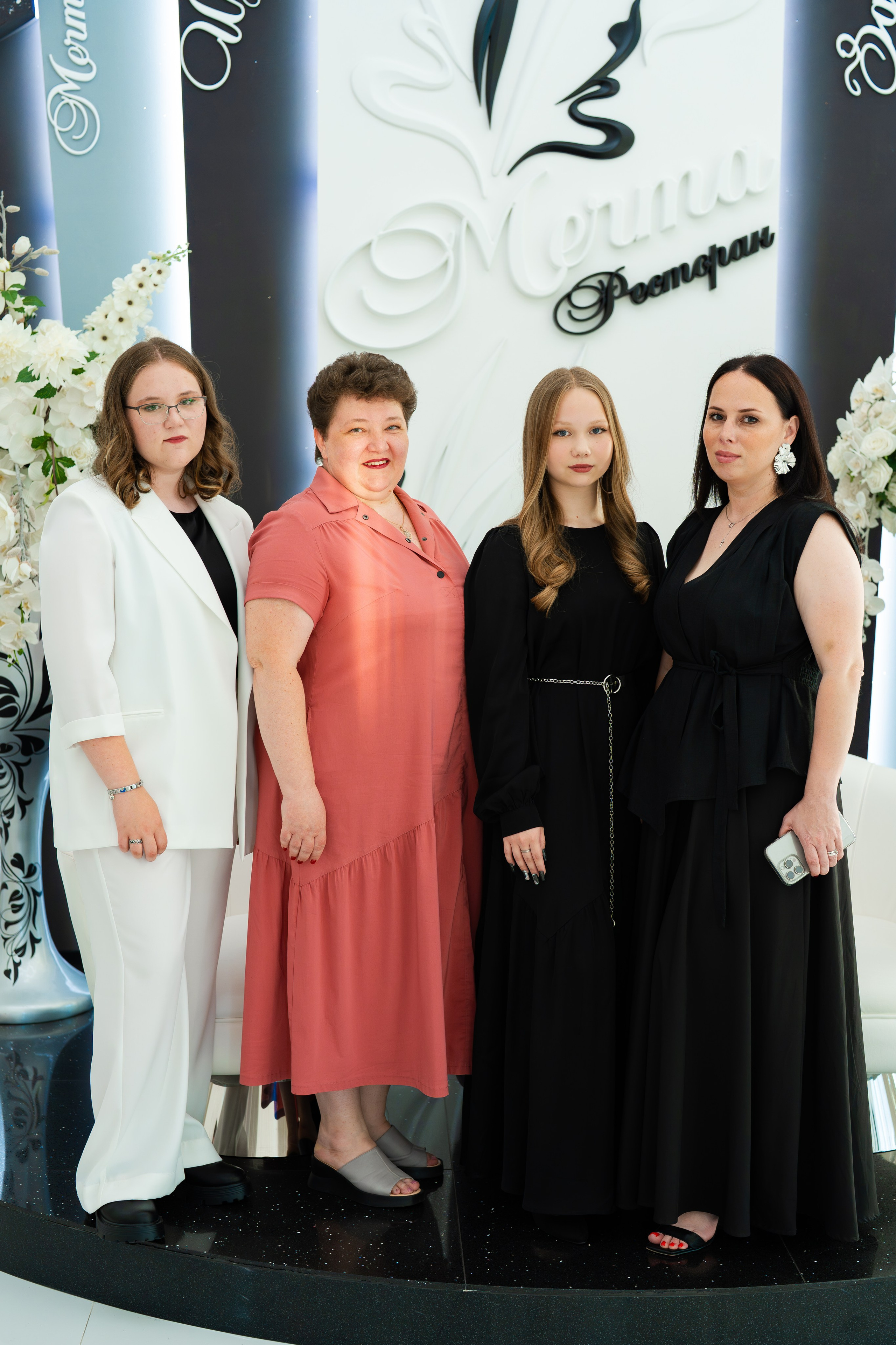 Школьный бал. Фотограф видеограф Геннадий Янбаев в Сочи, Краснодаре