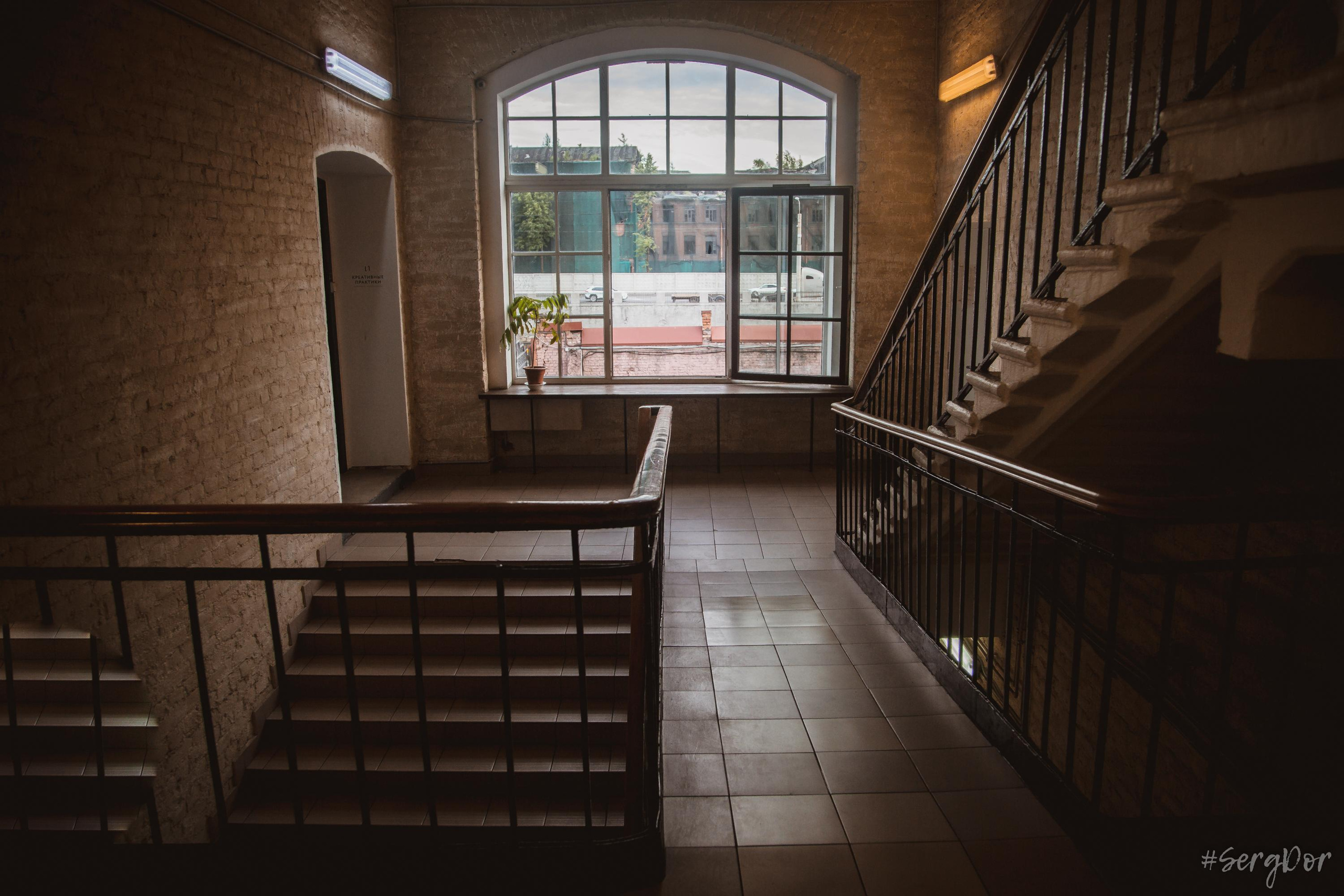 NADИ, Студия Дмитрия Агапова, Теория Пяти Секунд, 08.07.2022, SergDor, 08 июля 2022 года, #SergDor, окно, лестница