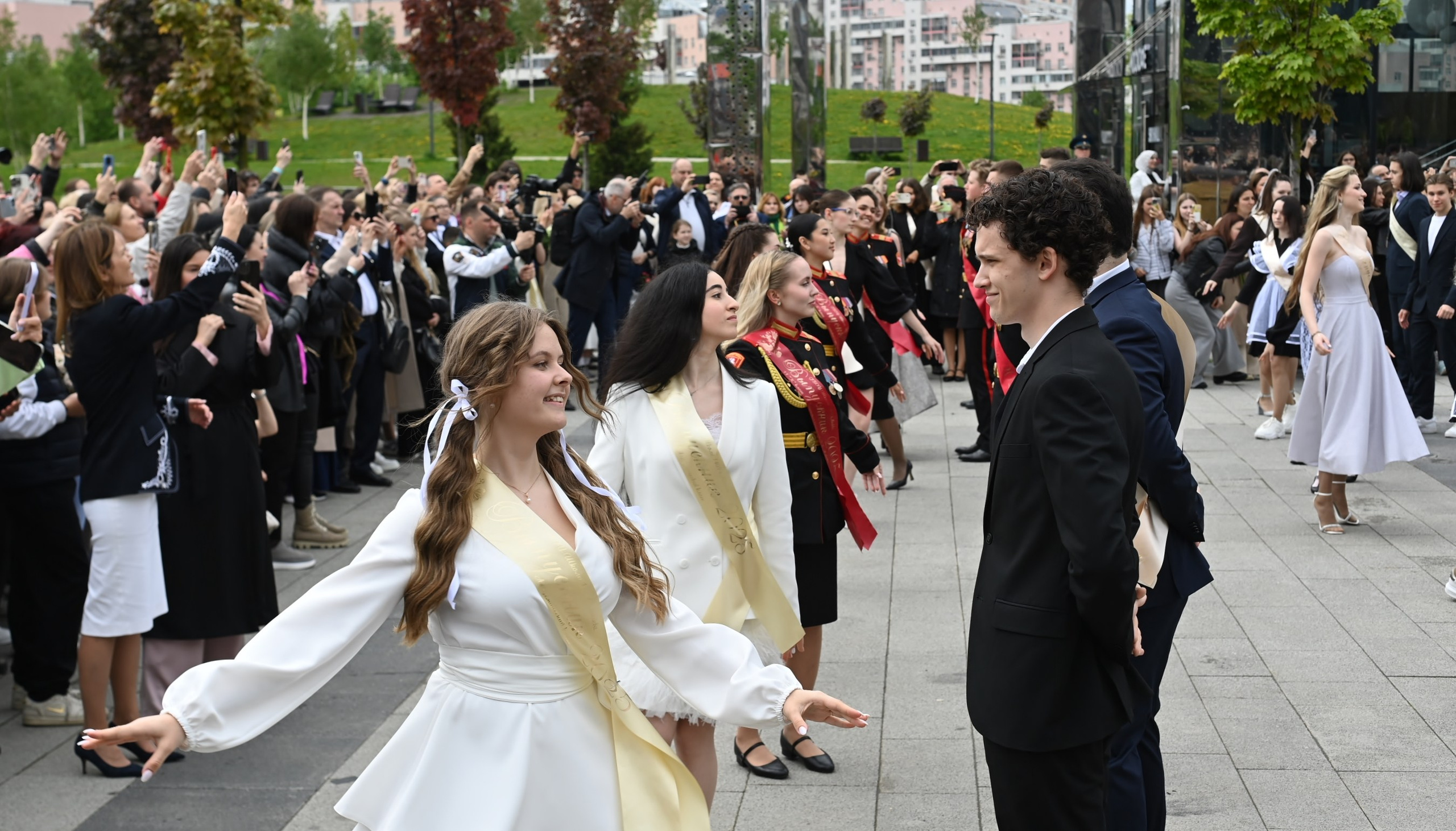 Последний Звонок в школе 1409 на Ходынке. Свадебный и семейный фотограф в Москве Ирина Гончарова