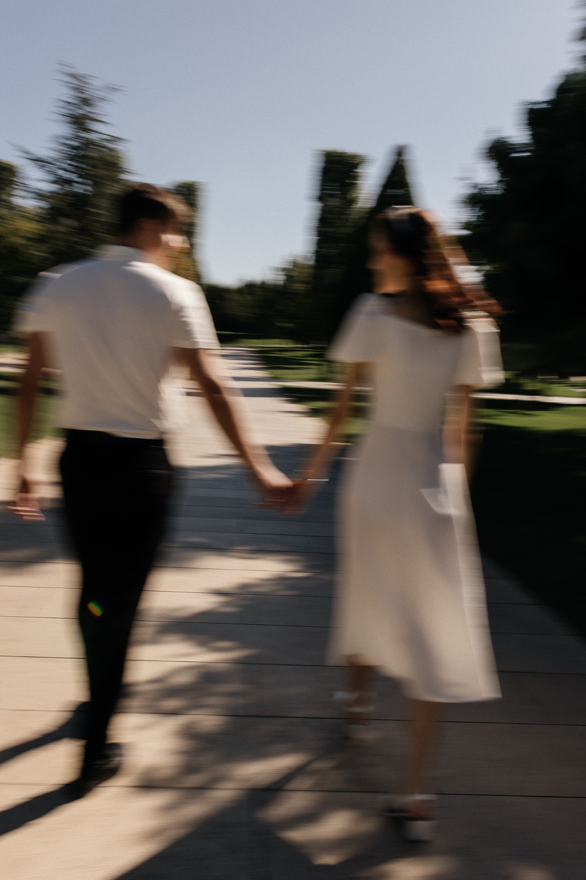 Свадебная фотосессия в парке Галицкого. Свадебный и семейный фотограф Виолетта Сидельникова. Краснодар, Россия, Беларусь, Европа