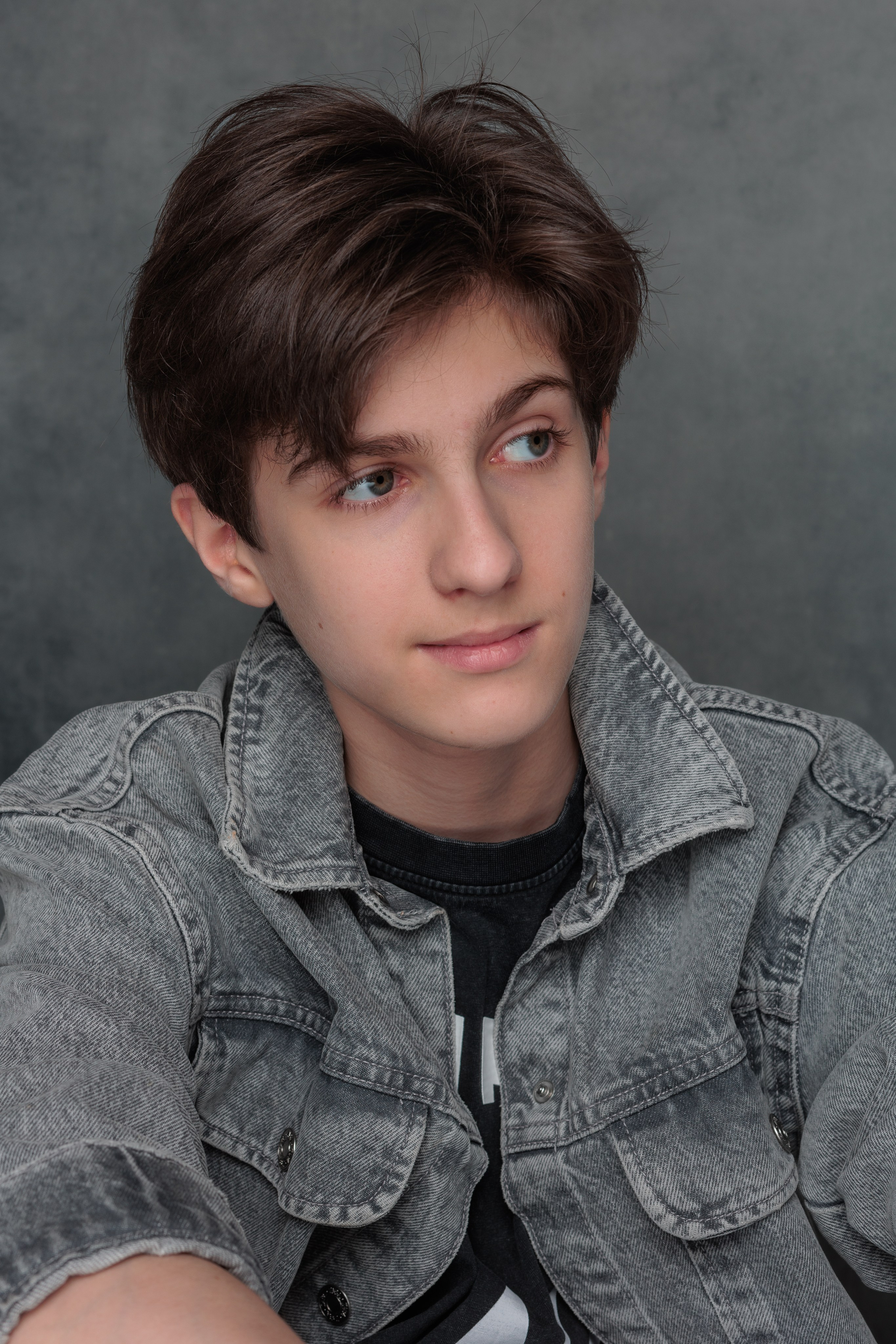 АРТЁМ. Я фотограф из Москвы к Вашим услугам