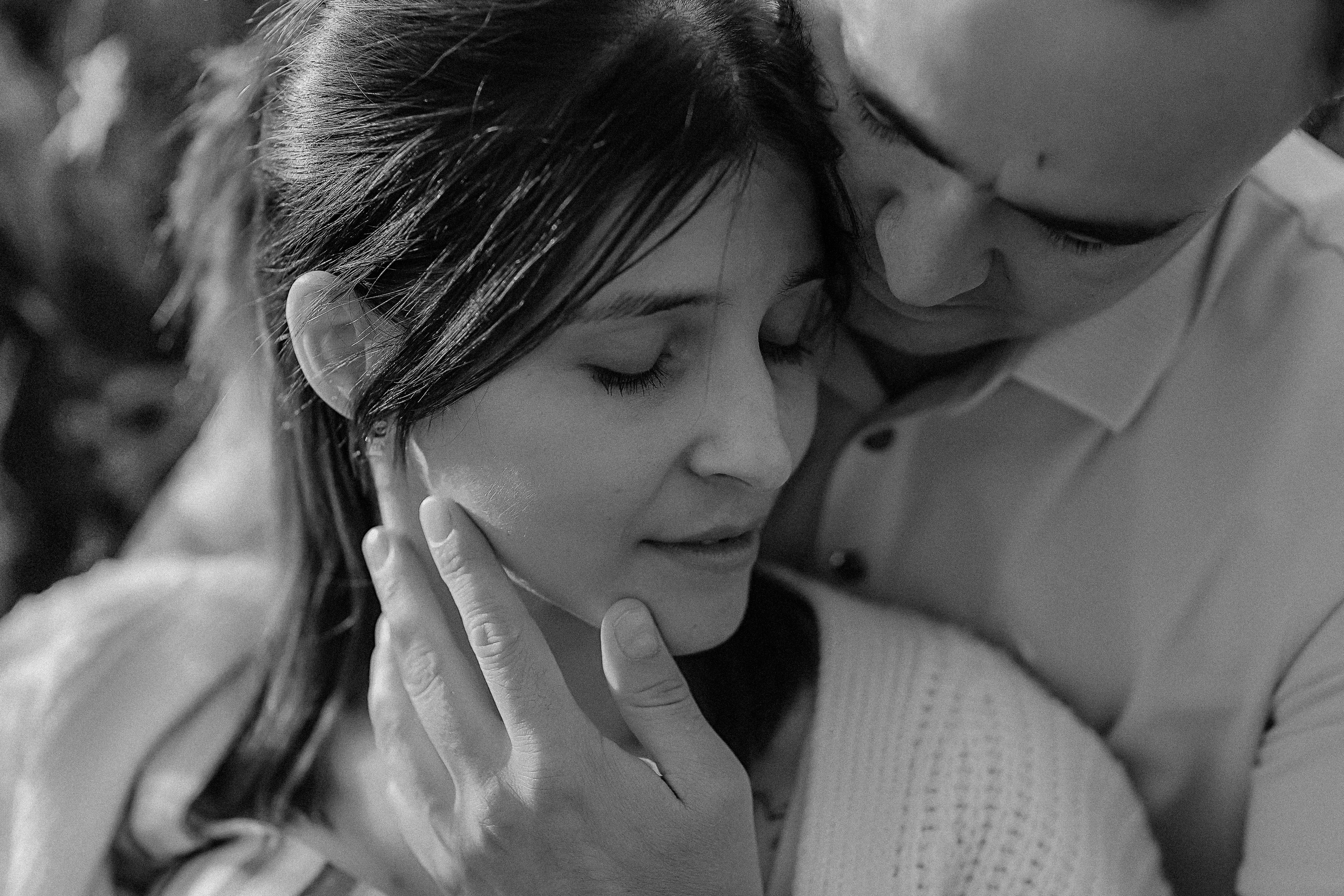 Поле love story на закате. Семейный фотограф Тюмень, фотограф на роды Салмина Мария