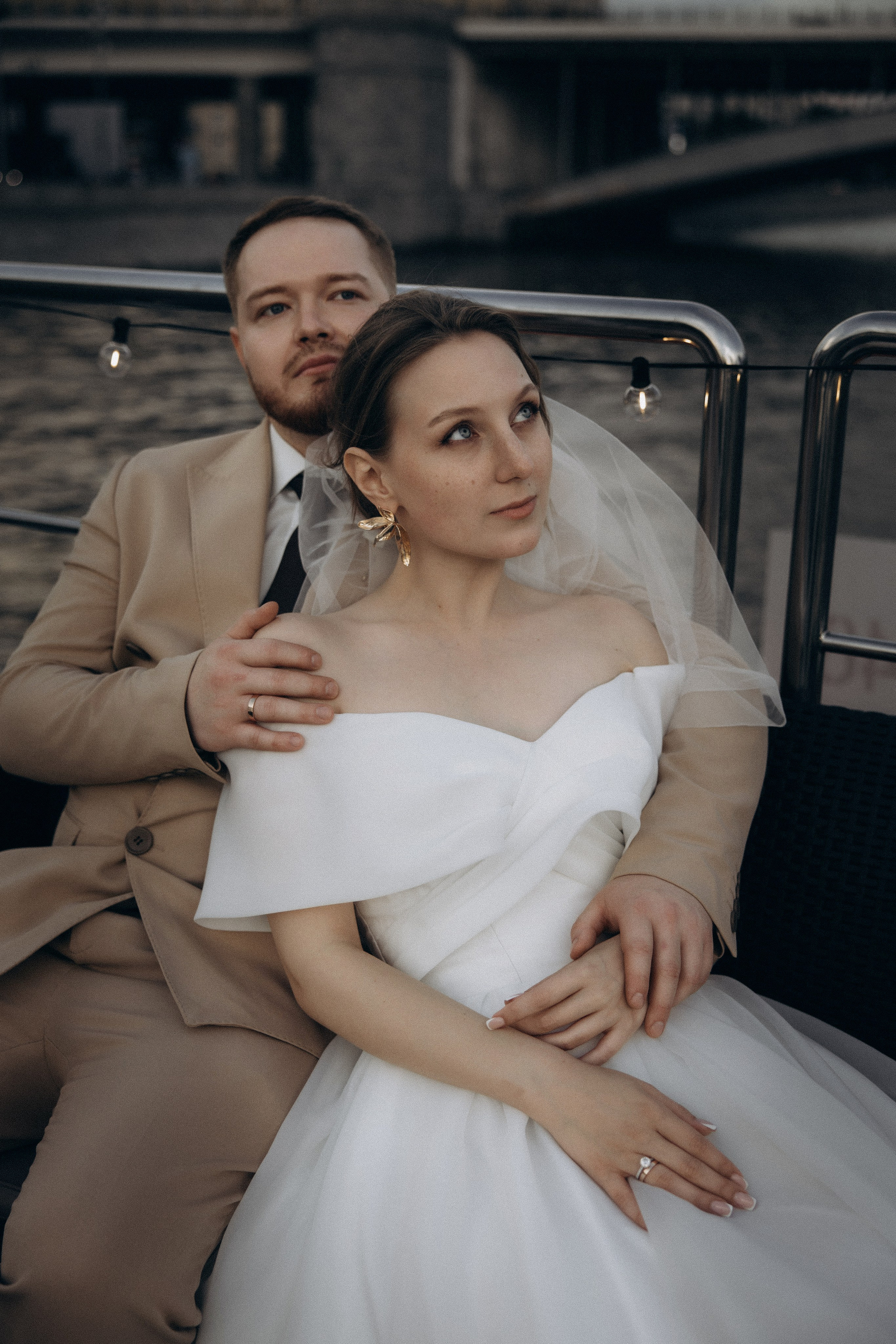 Утро невесты и свадебная фотосессия на теплоходе по Москве-реке