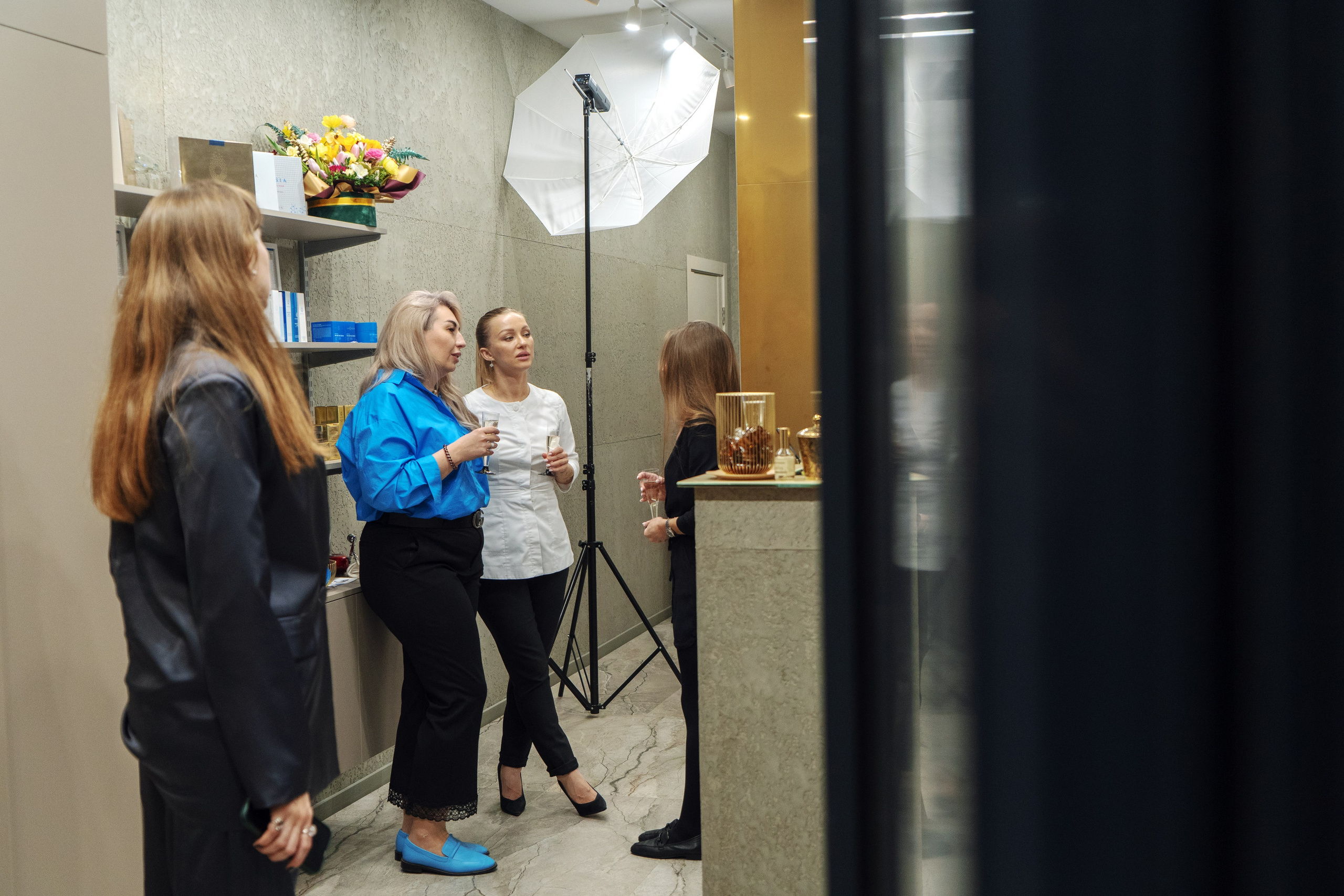 Открытие салона «Золотая буржуАзия»