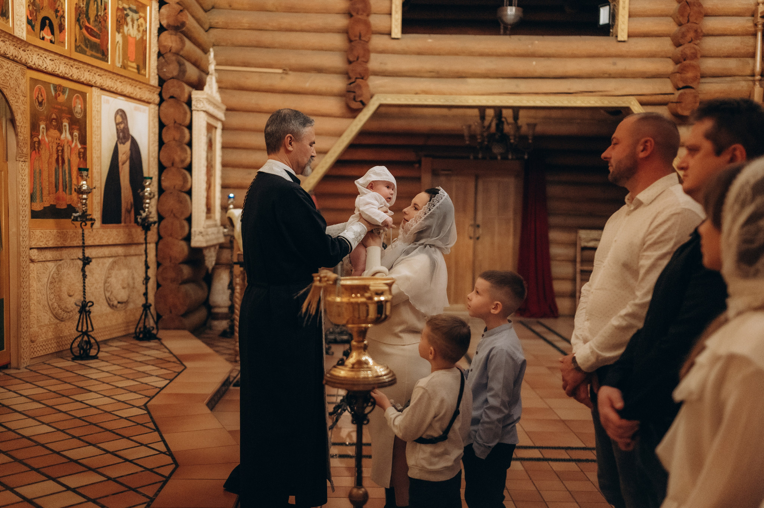 Крещение Тимура (Храм Святой Троицы). Семейный фотограф в Минске Дарья Дреко