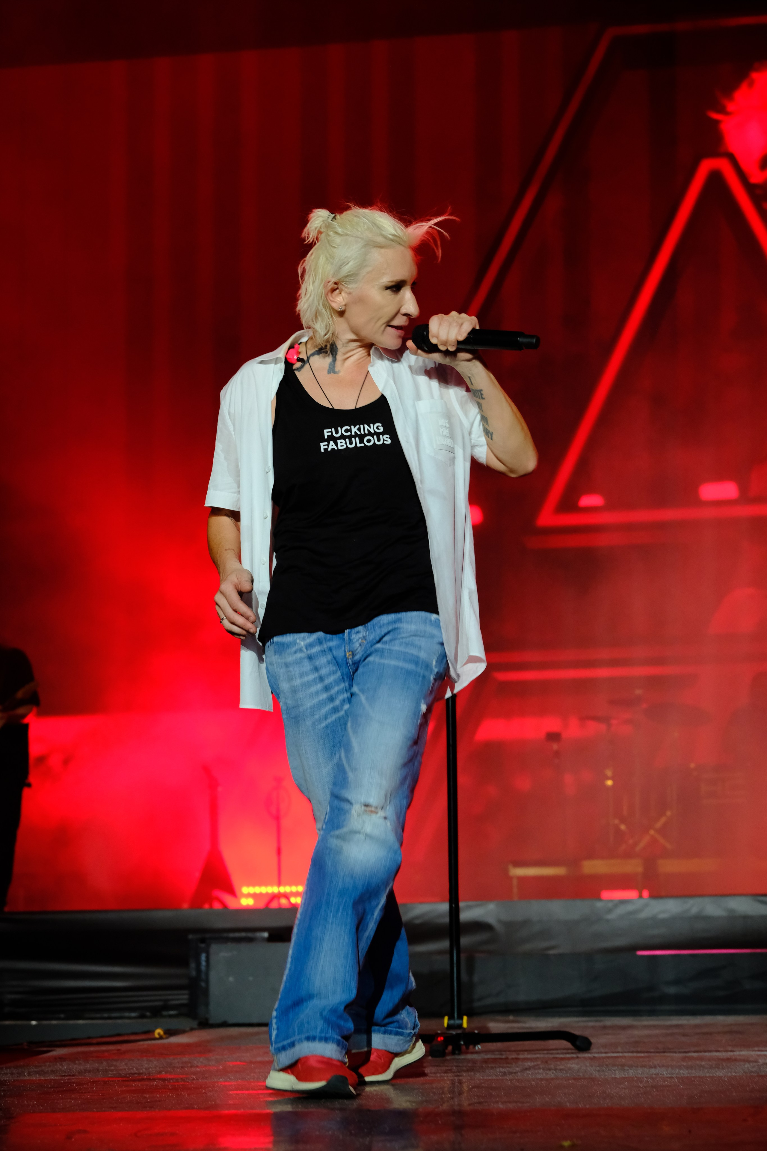 Диана Арбенина (группа «Ночные снайперы») — Москва, МТС Live Лето 2024. RedGeek - блогер и стручњак за образовање и ИТ Кирил Ситнов