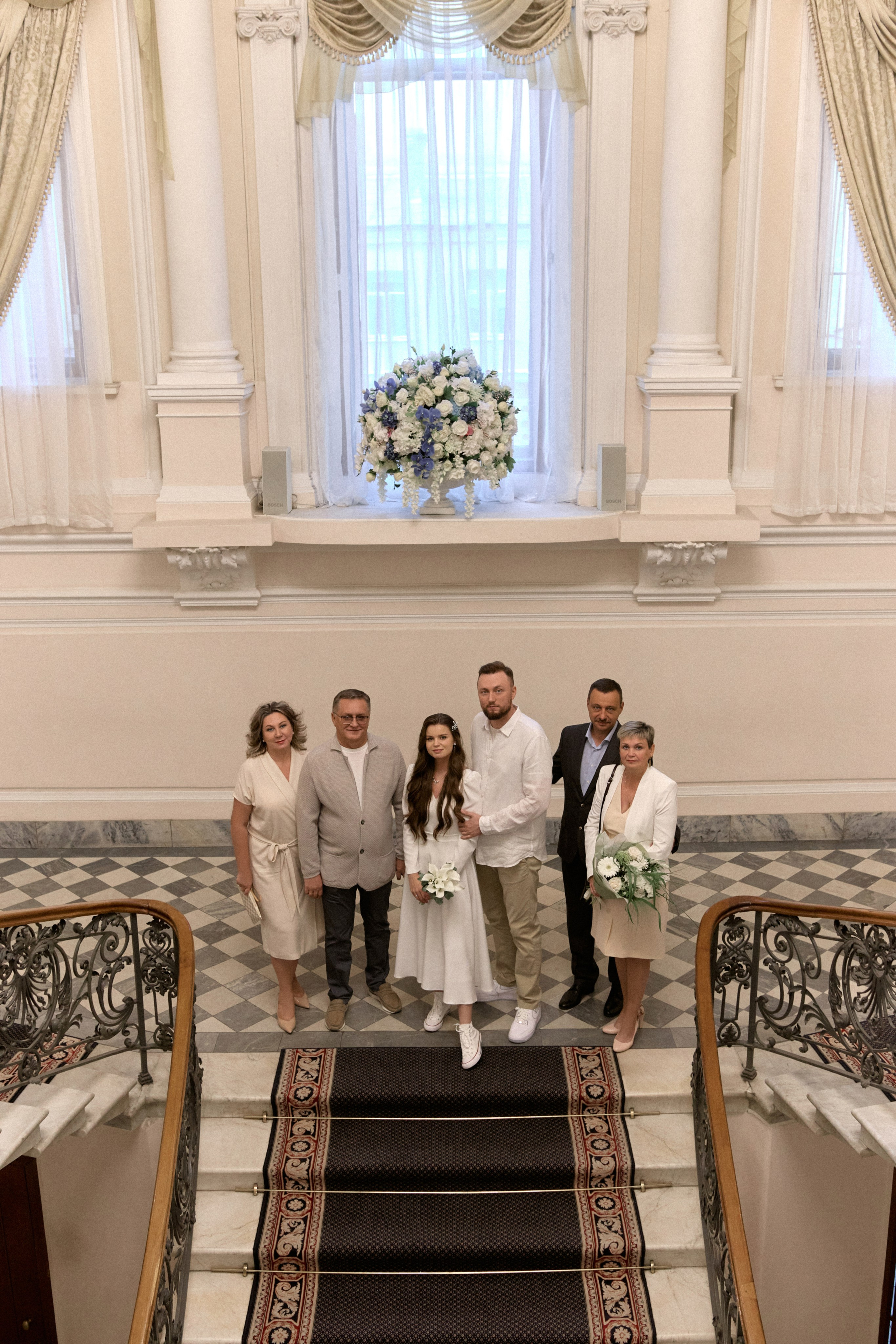 Летняя свадебная фотосессия на Чернышевской. Сестры Карабаза. Фотографы и ретушеры в Москве и Санкт-Петербурге