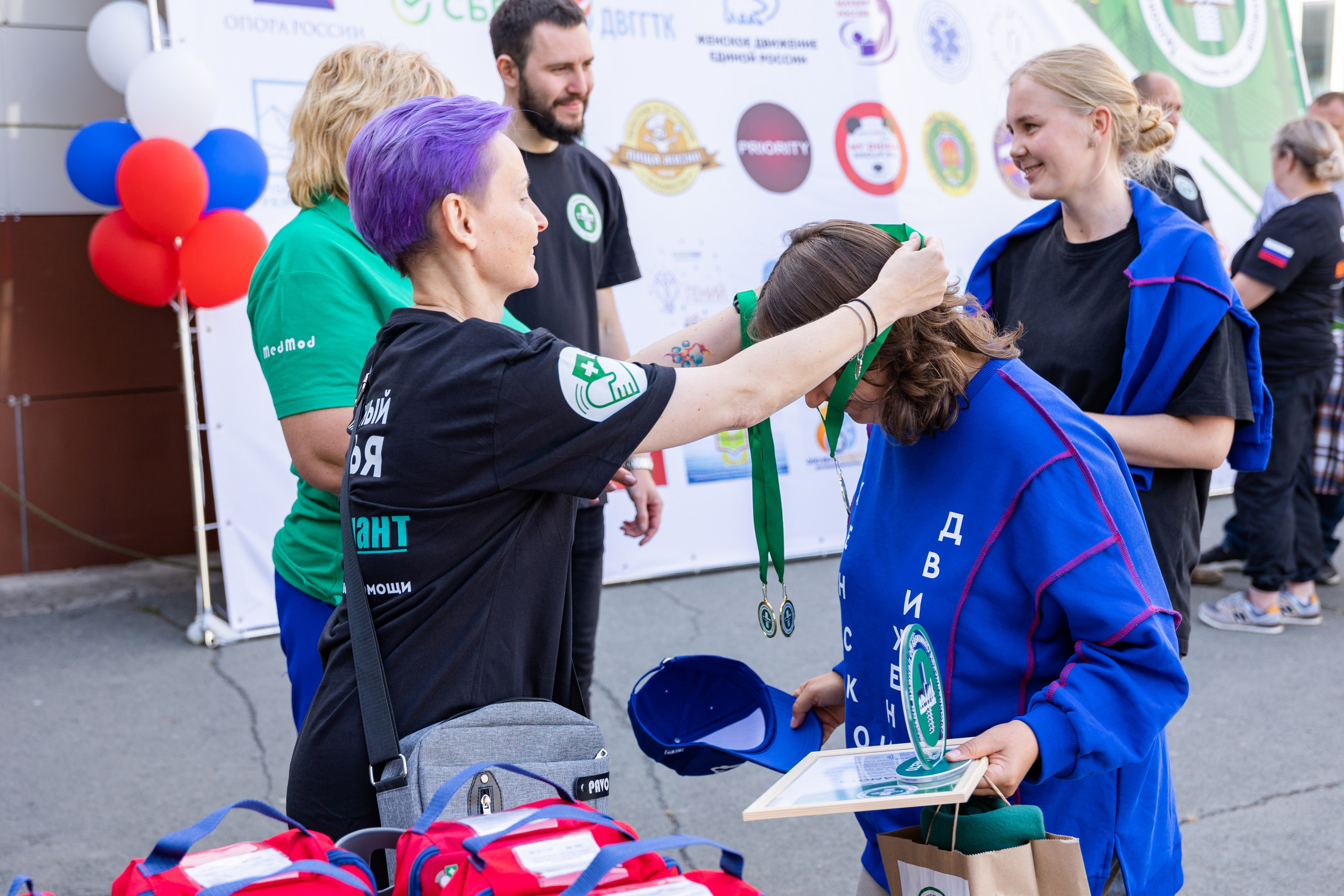 Олимпиада Первой помощи. Выпускные альбомы во Владивостоке
