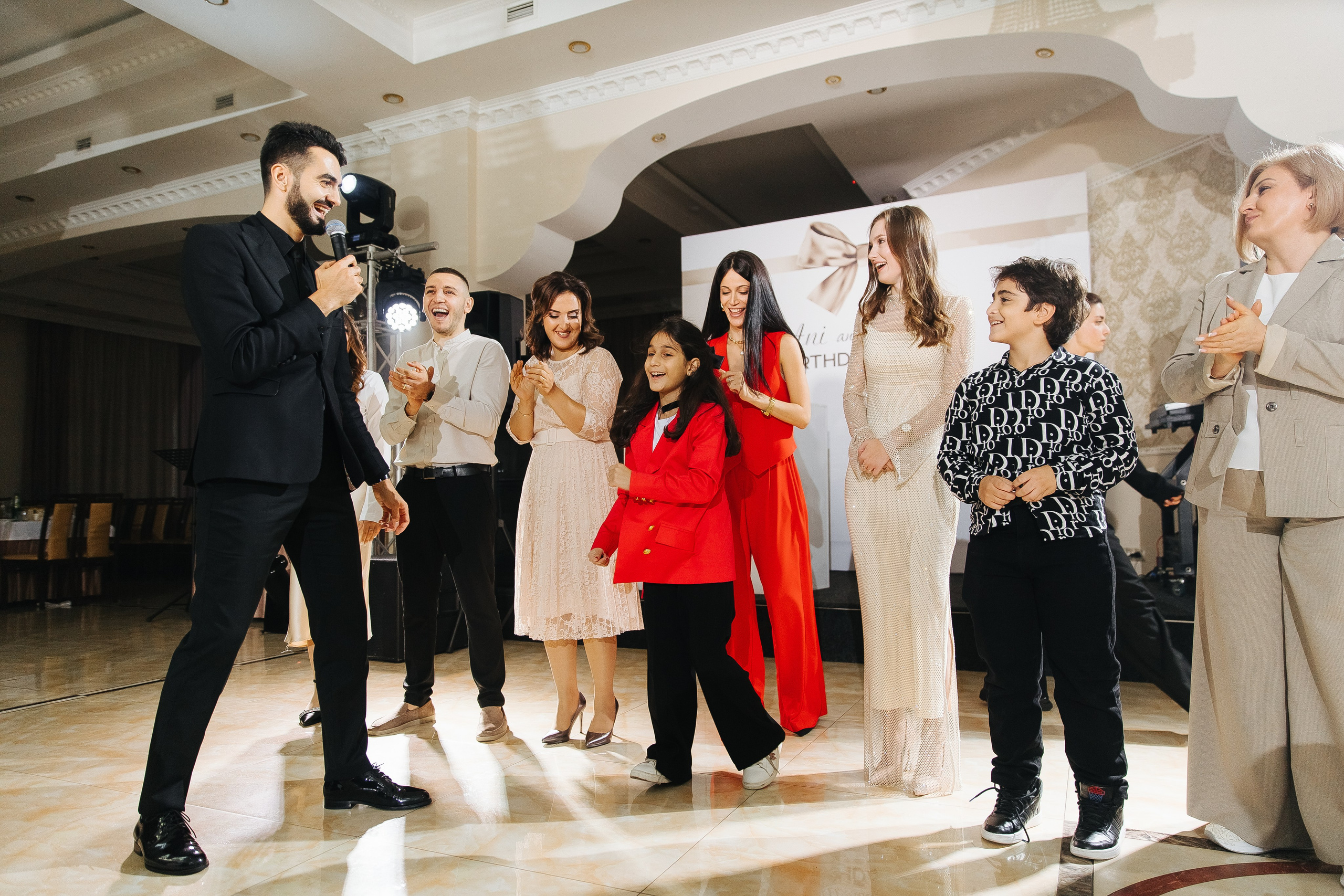 Ани и Назели. 35&5 День рождения, «Янтарь». Фотограф в Красноярске Надежда Воскресенская