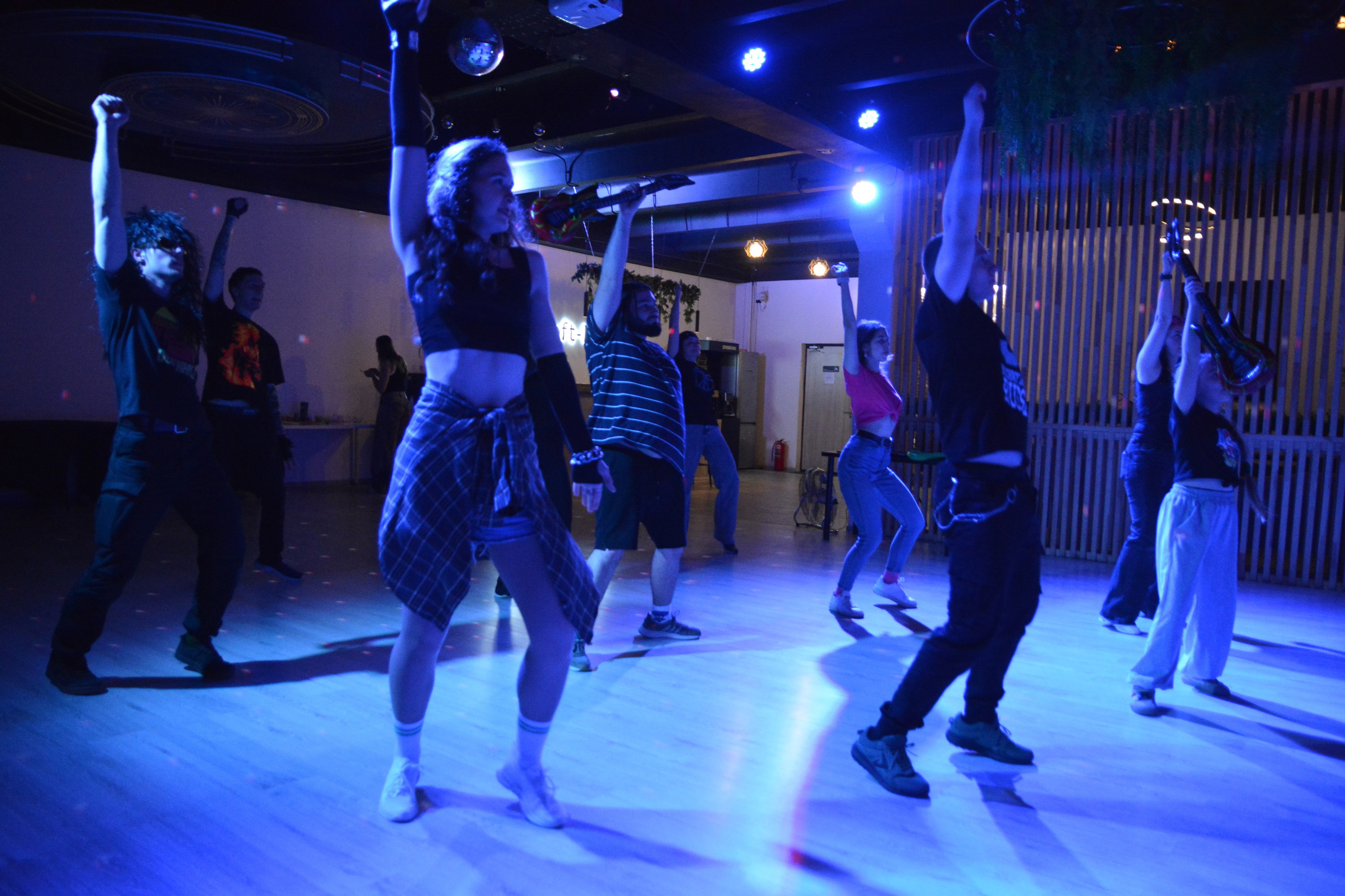 Just Dance. F/8 and be there — оказаться в нужном месте и поймать момент