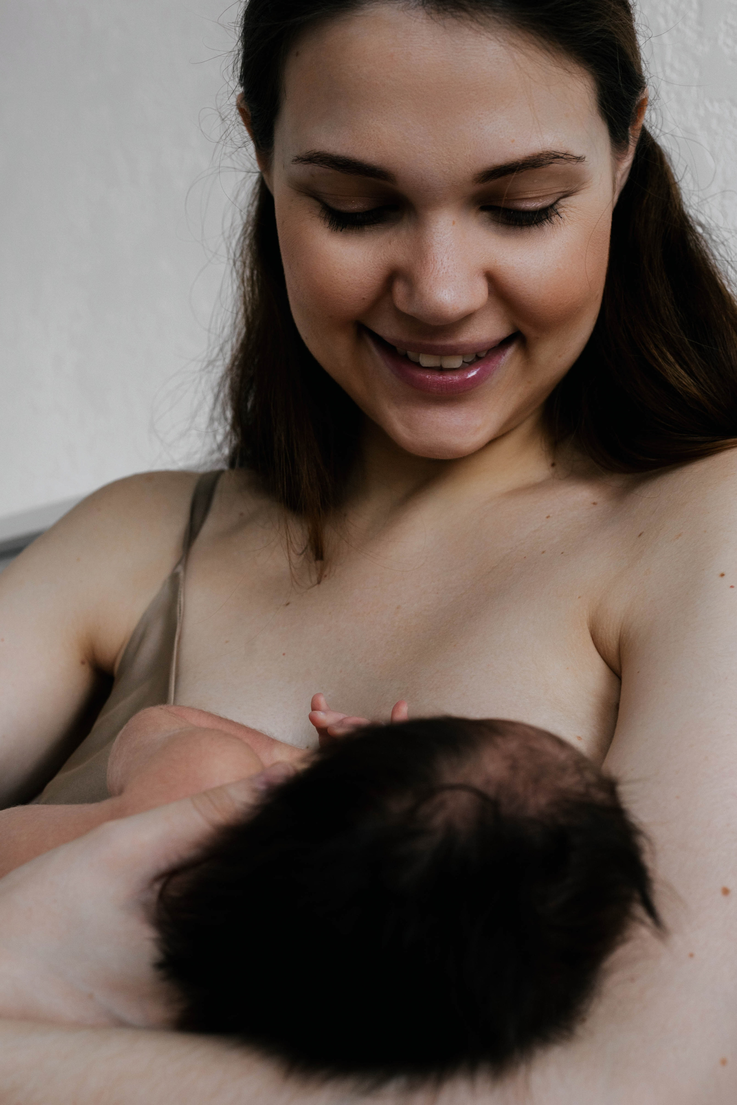 Маргарита с малышкой Викой. Репортажный фотограф в Тюмени Татьяна Мужева