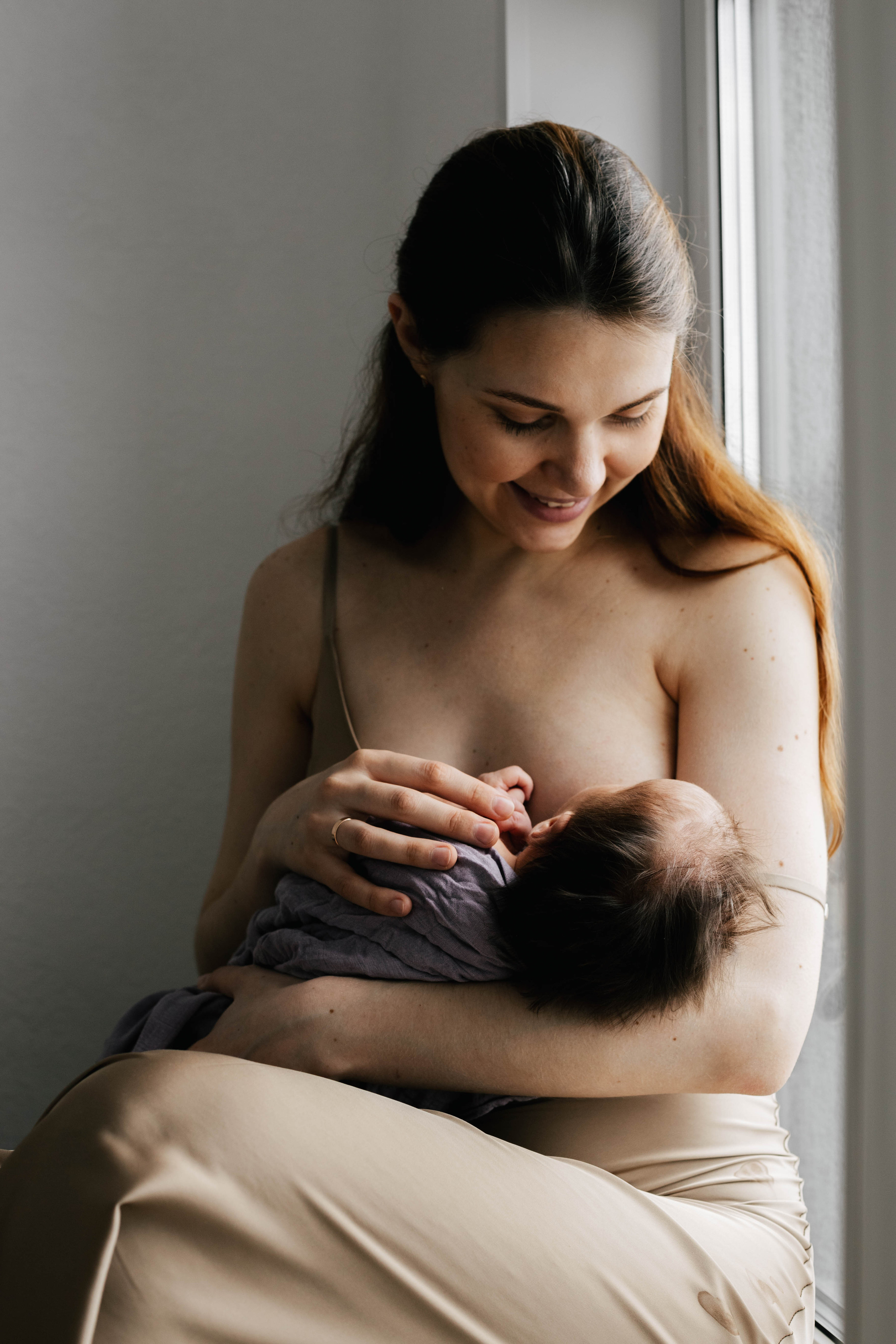 Маргарита с малышкой Викой. Репортажный фотограф в Тюмени Татьяна Мужева