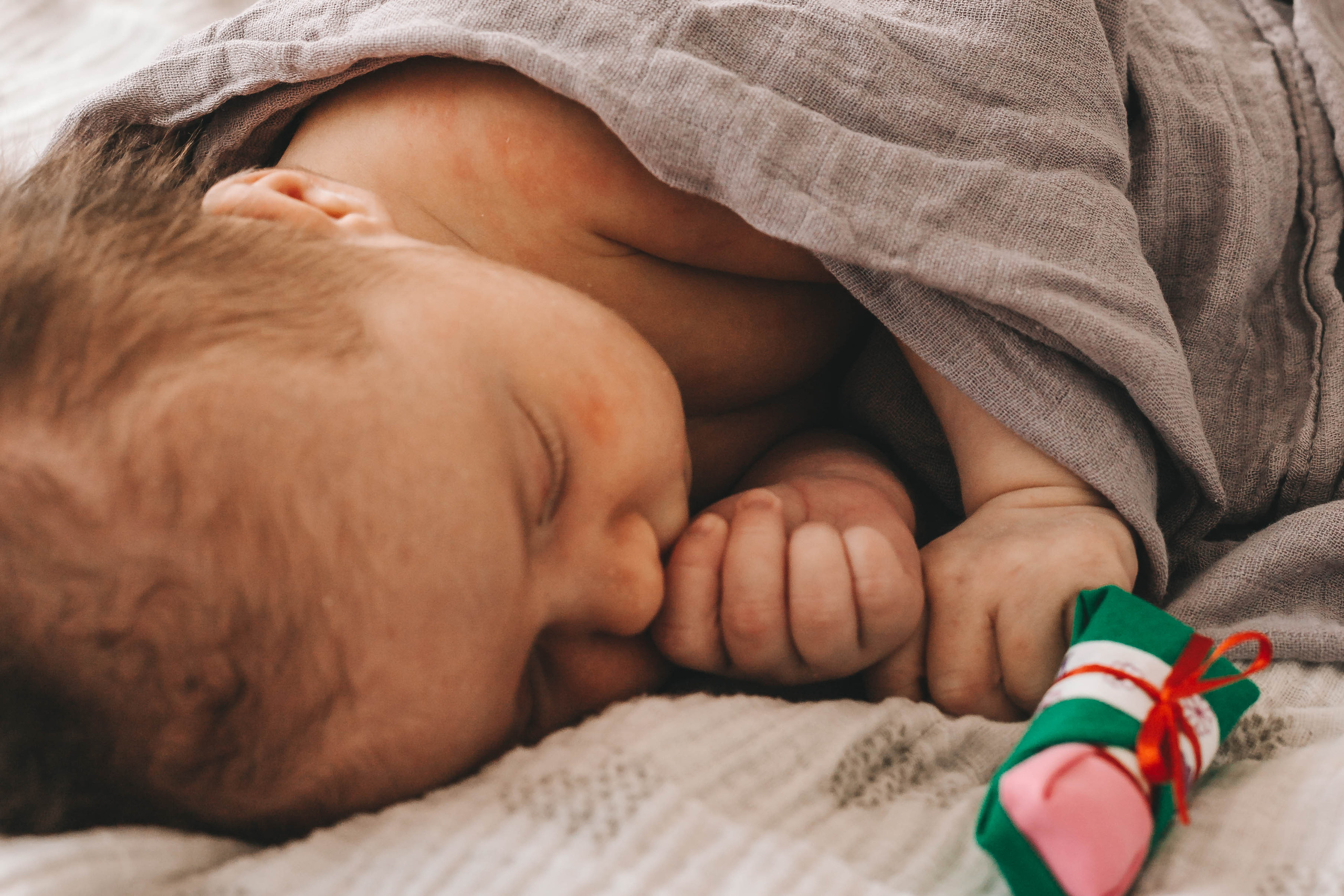 Маргарита с малышкой Викой. Репортажный фотограф в Тюмени Татьяна Мужева