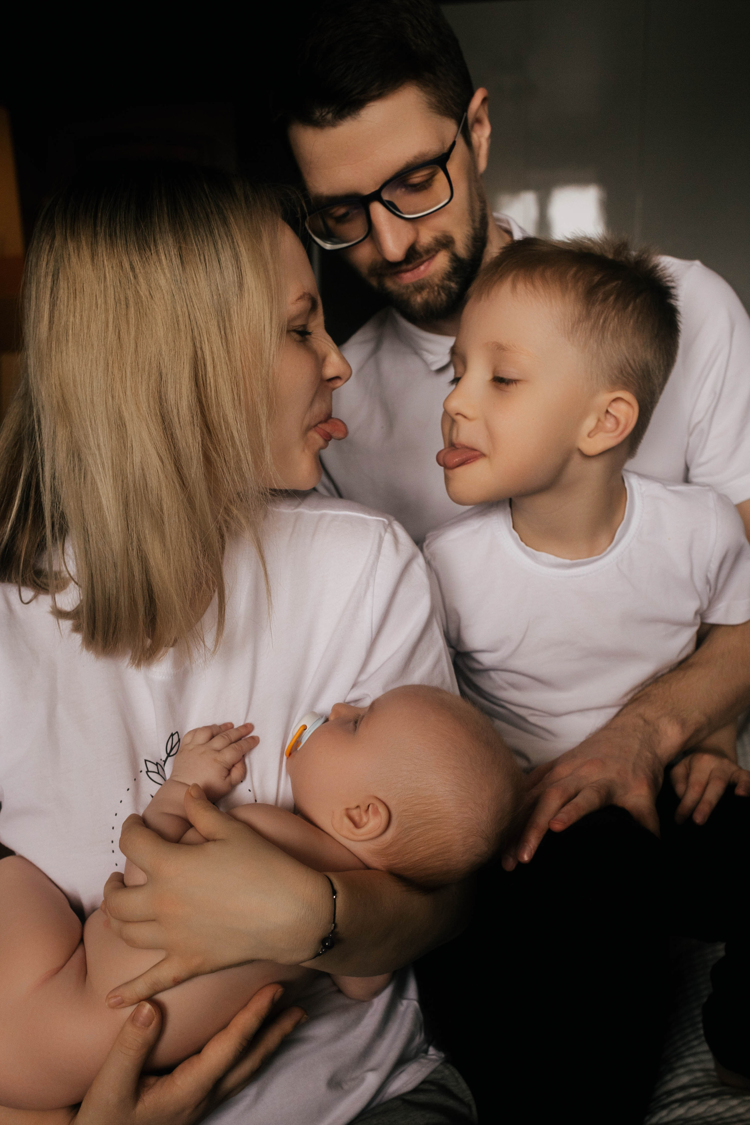 Светлана и Алексей с детьми. Репортажный фотограф в Тюмени Татьяна Мужева