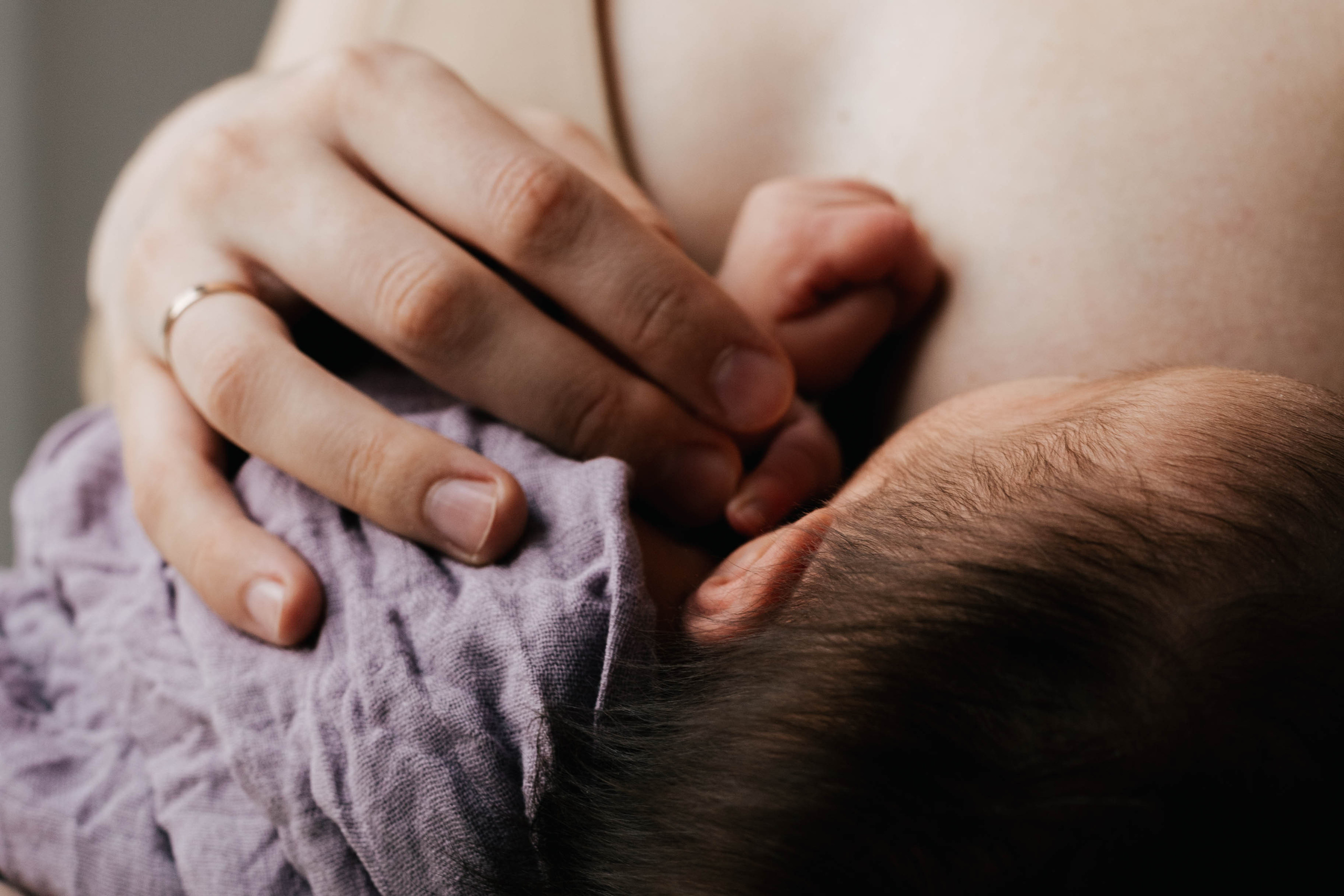 Маргарита с малышкой Викой. Репортажный фотограф в Тюмени Татьяна Мужева