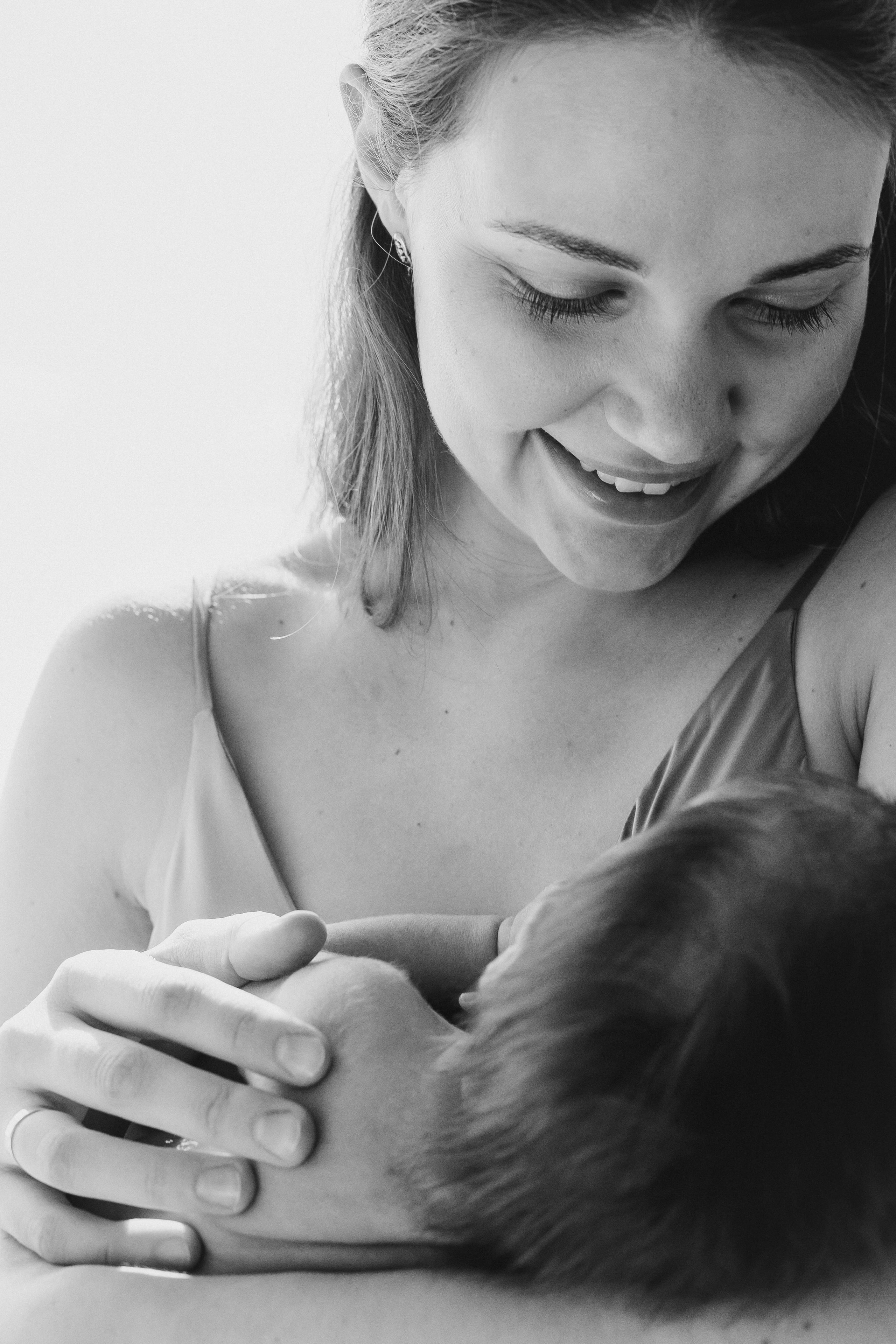 Маргарита с малышкой Викой. Репортажный фотограф в Тюмени Татьяна Мужева