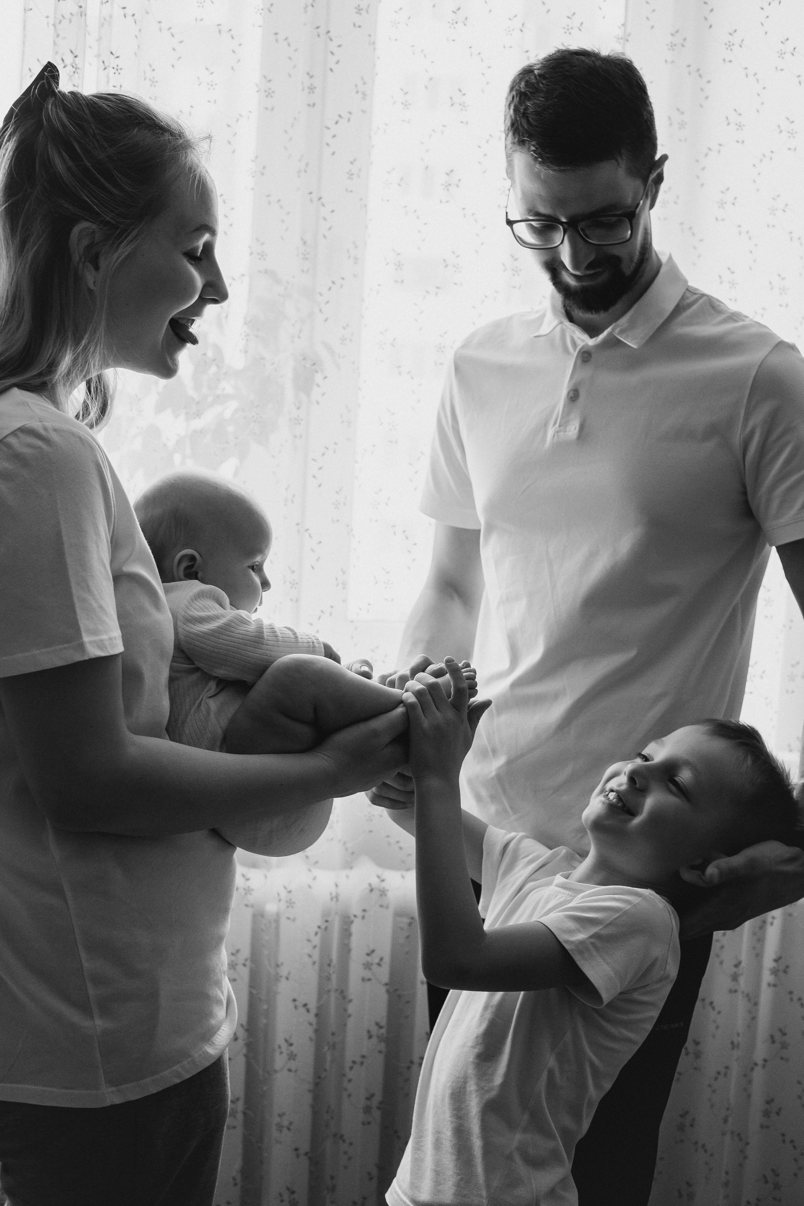 Светлана и Алексей с детьми. Репортажный фотограф в Тюмени Татьяна Мужева