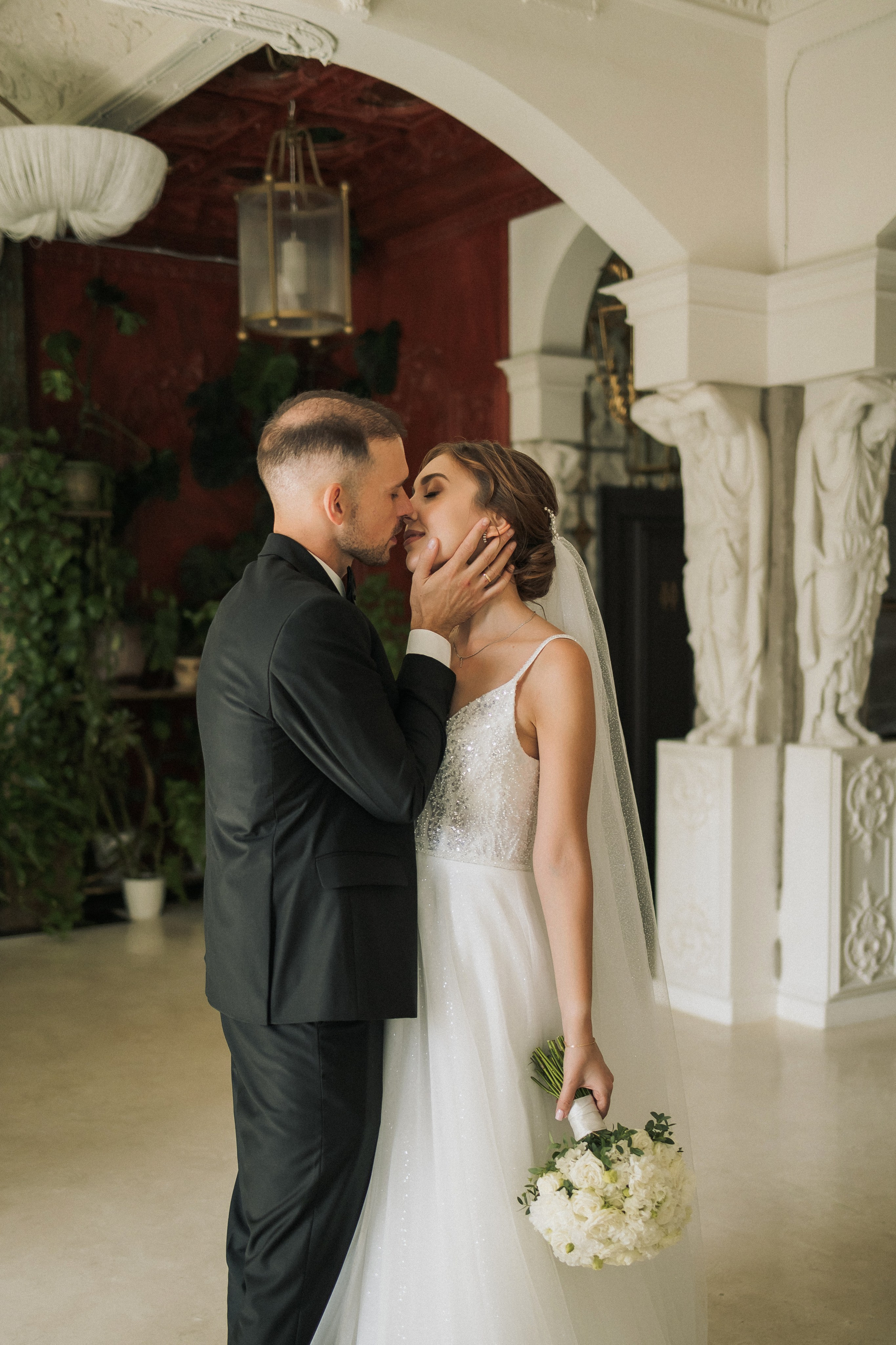 Свадебная прогулка Екатерины и Евгения. Свадебная фотография. Арина Рубах