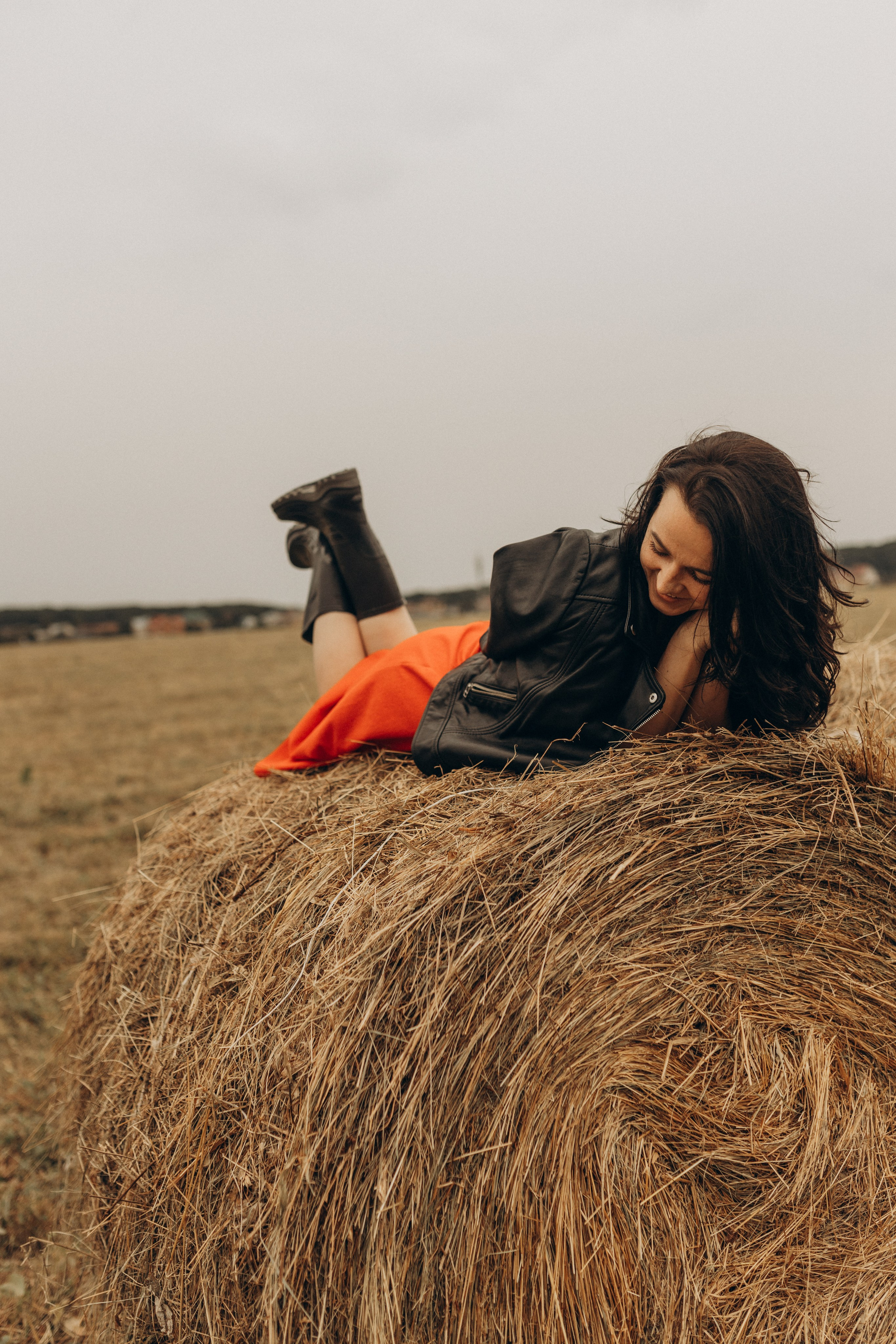 Кристина — индивидуальная фотосессия (стога, поле). Фотограф в Ставрополе Svetlana Matveeva