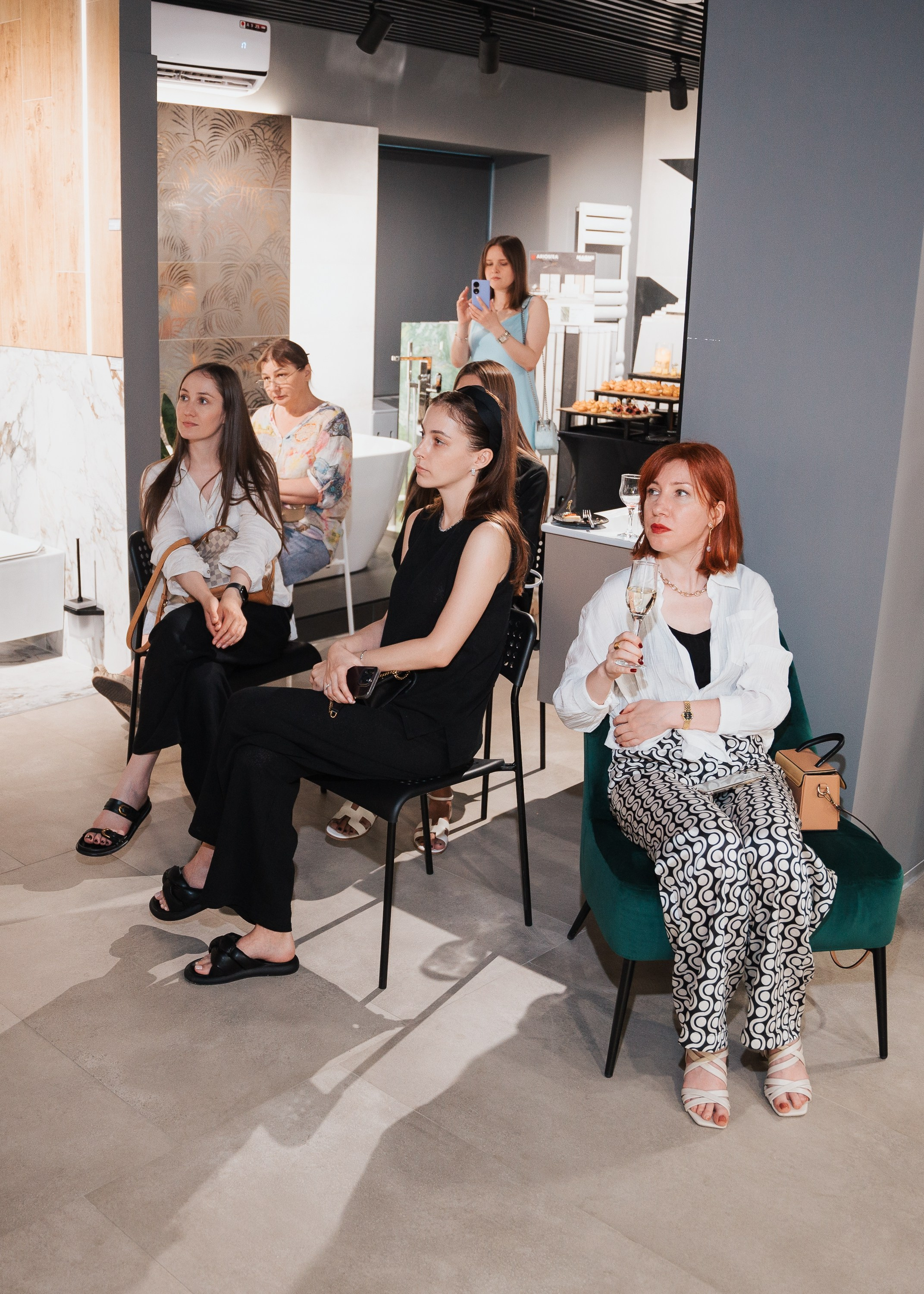 KRAN — Вечеринка для дизайнеров. СВОИ. ФОТООТЧЕТЫ-СОБЫТИЯ-МЕСТА