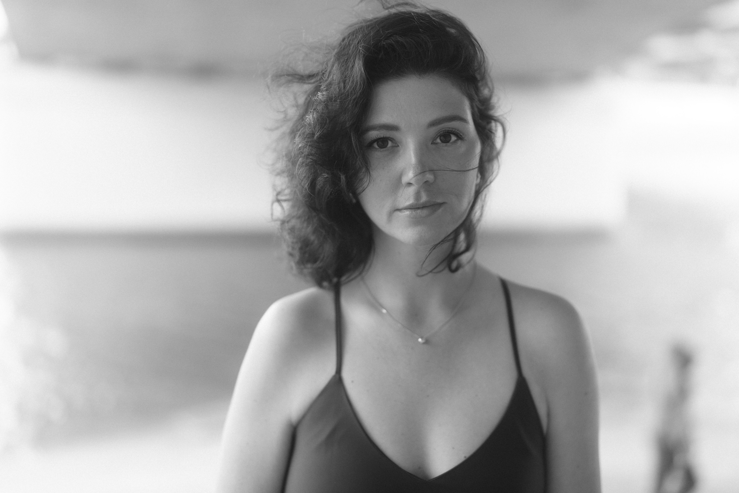 Уличная фотосессия с Катей Берлиной под Кировской дамбой в Казани