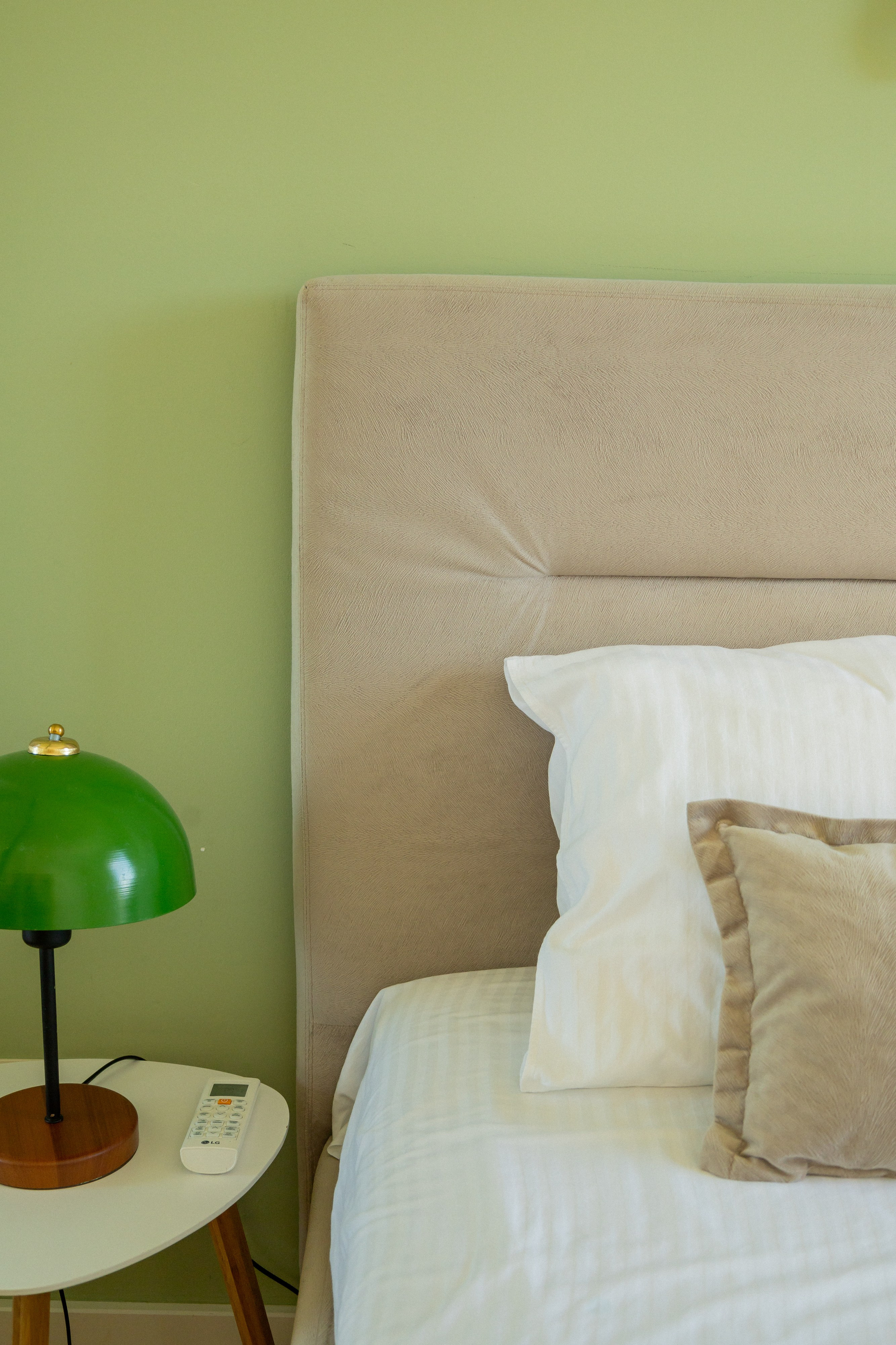 Private apartment for airbnb rent. Fotograf u Crnoj Gori-porodično fotografisanje sa djecom, lovestory, nekretnine