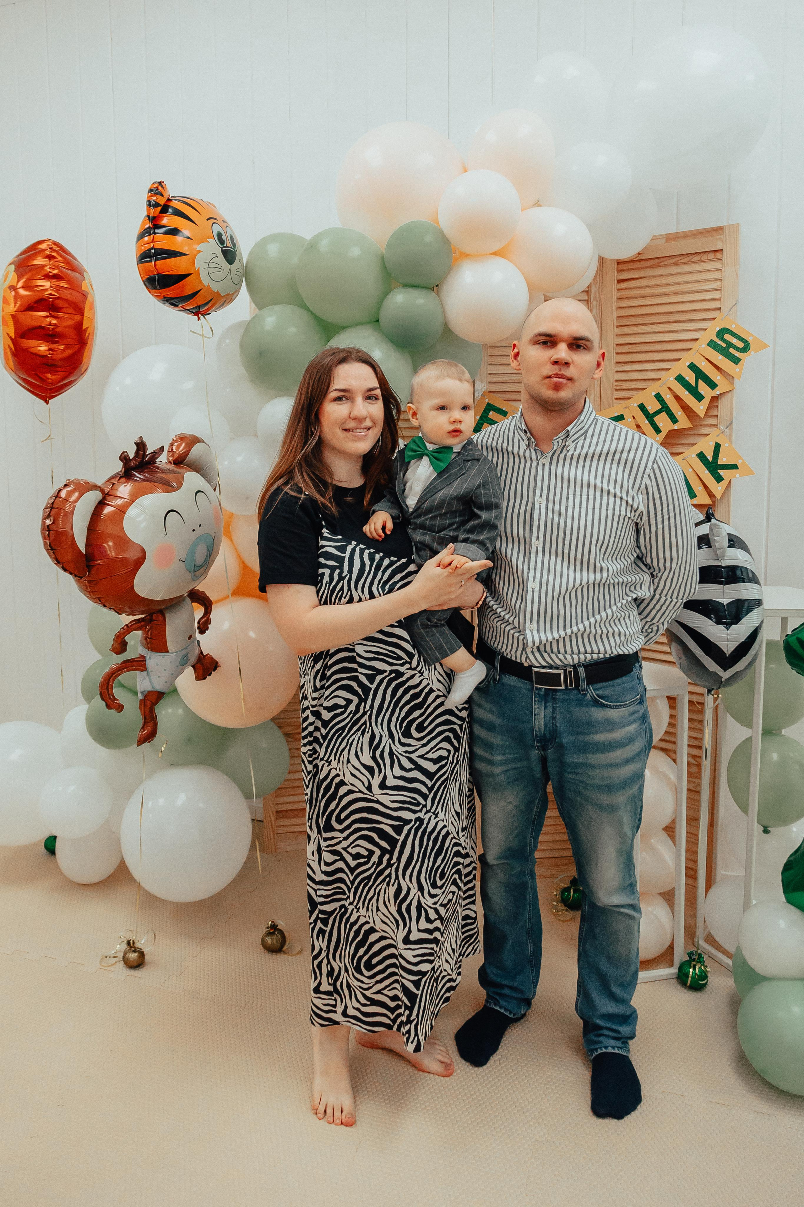 1 год в игровой. Фотограф Авилова Дарья ● Тюмень● Съемка больших семей ●Архив поколений