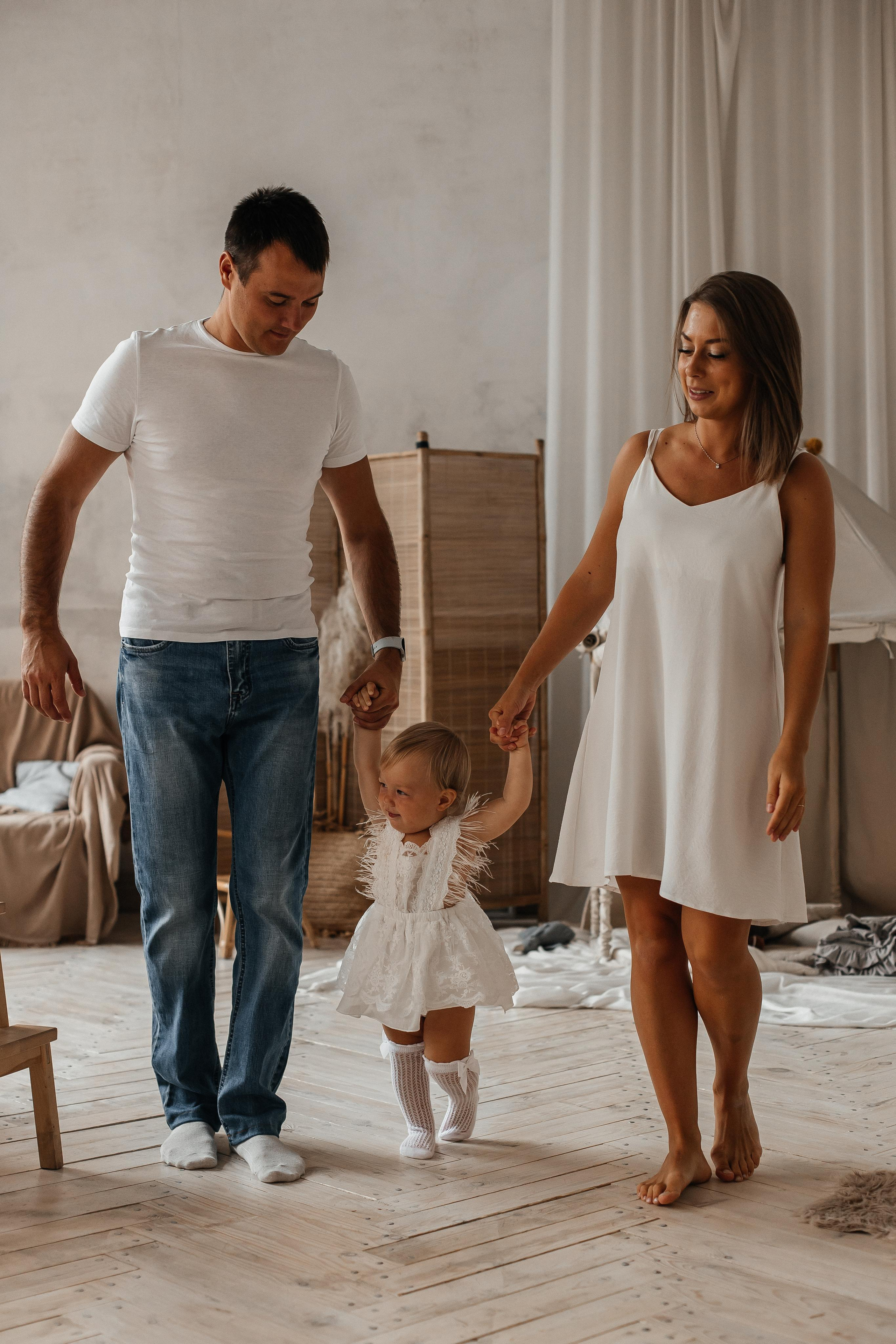 Семейная фотосессия (1 годик). Фотограф Авилова Дарья ● Тюмень● Съемка больших семей ●Архив поколений