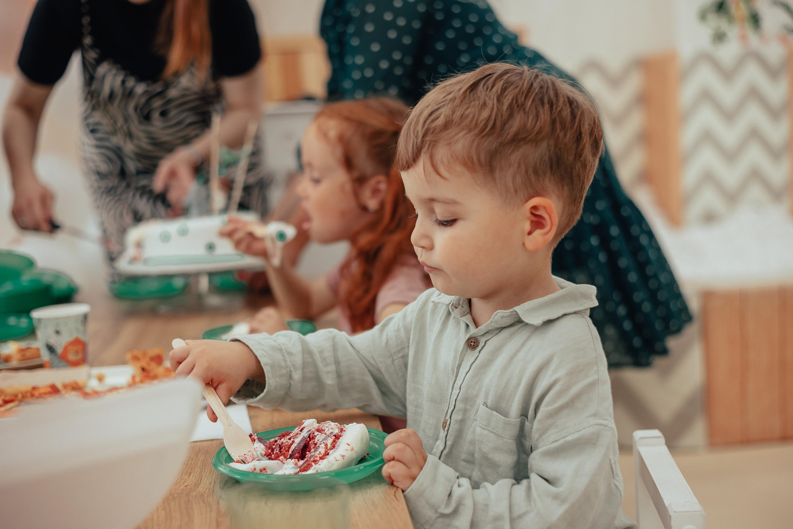 1 год в игровой. Фотограф Авилова Дарья ● Тюмень● Съемка больших семей ●Архив поколений