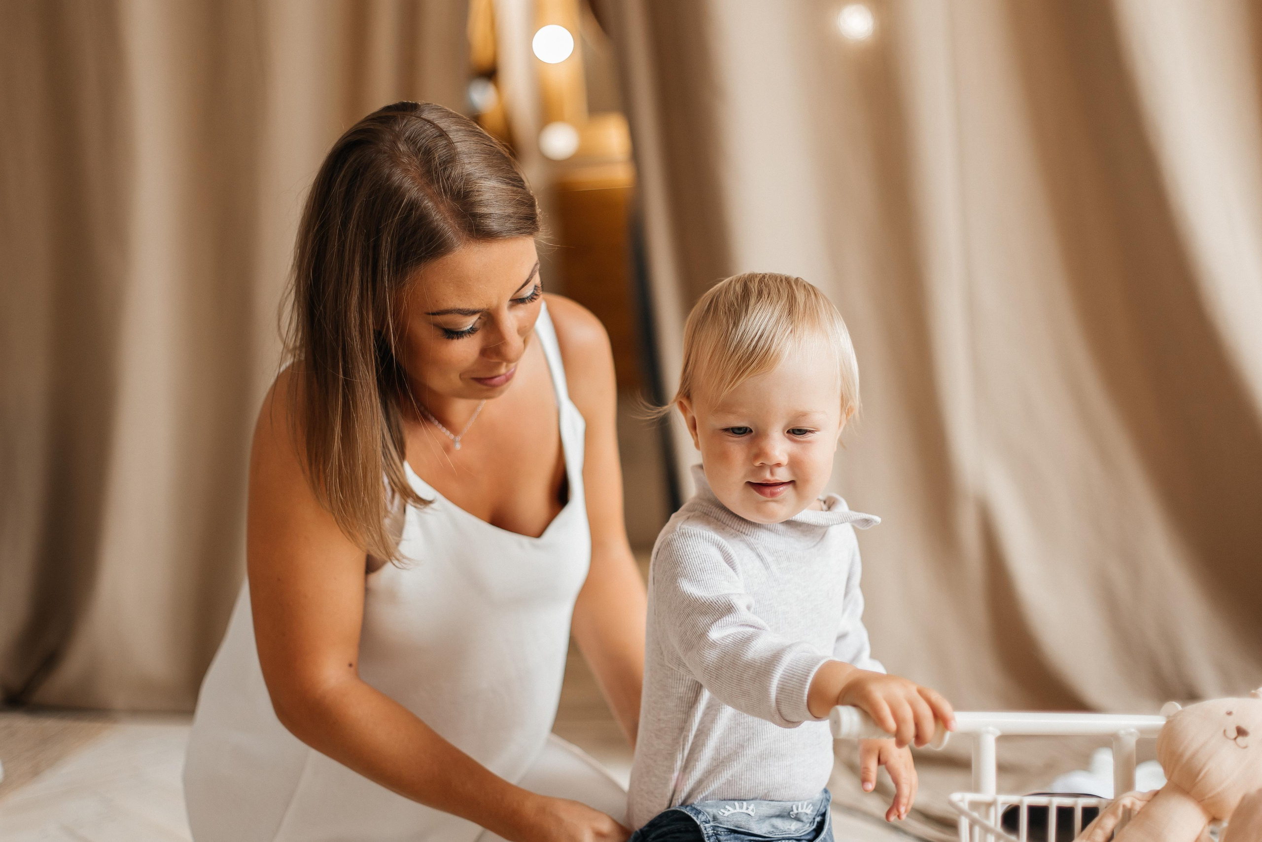 Семейная фотосессия (1 годик). Фотограф Авилова Дарья ● Тюмень● Съемка больших семей ●Архив поколений