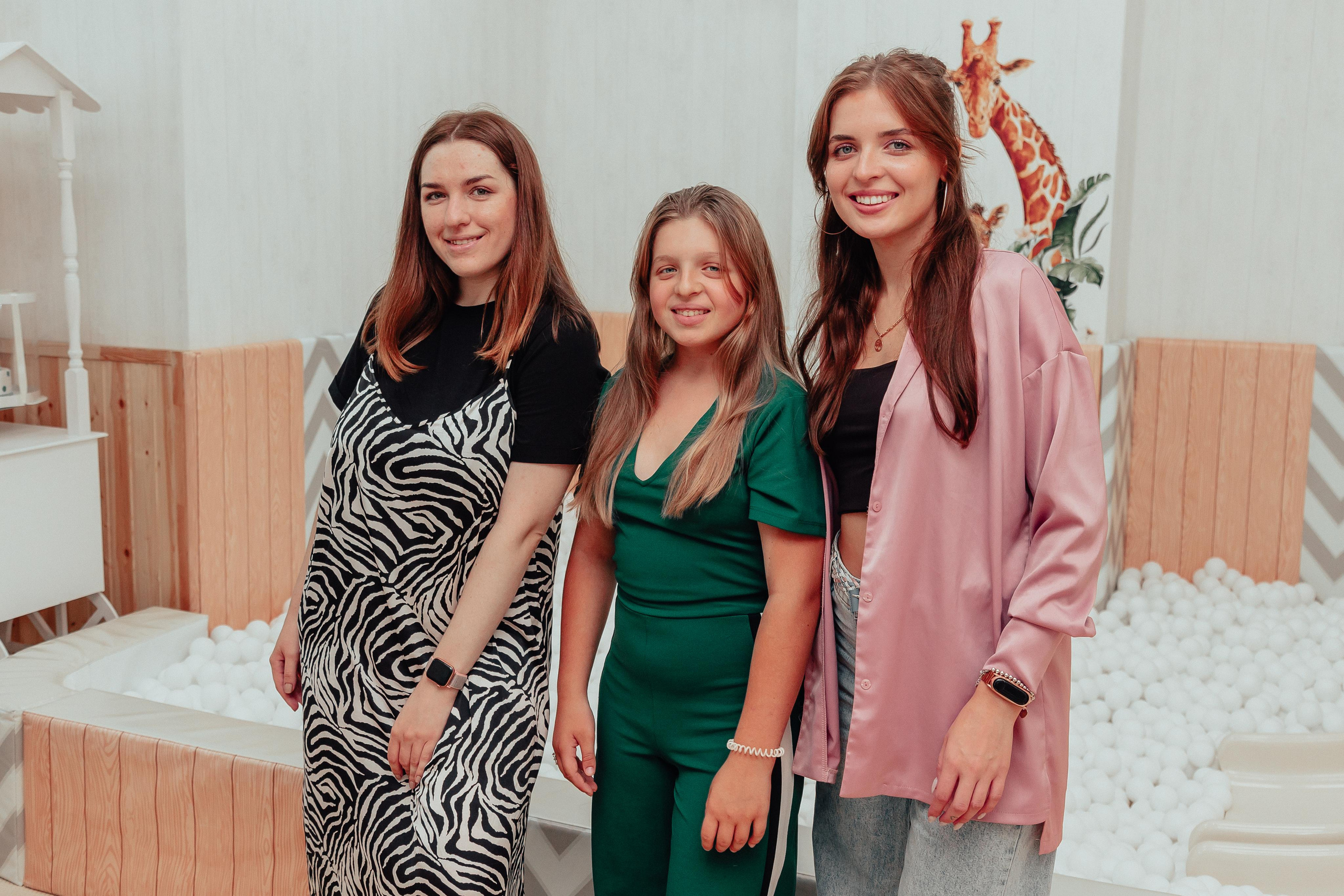 1 год в игровой. Фотограф Авилова Дарья ● Тюмень● Съемка больших семей ●Архив поколений