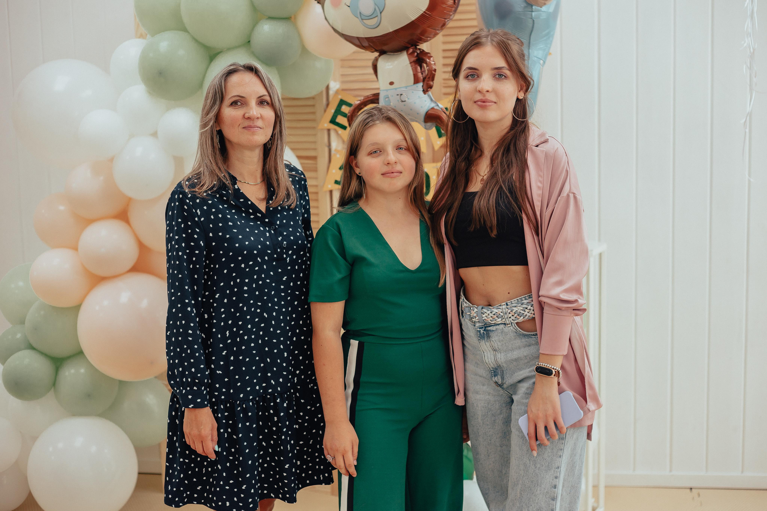 1 год в игровой. Фотограф Авилова Дарья ● Тюмень● Съемка больших семей ●Архив поколений