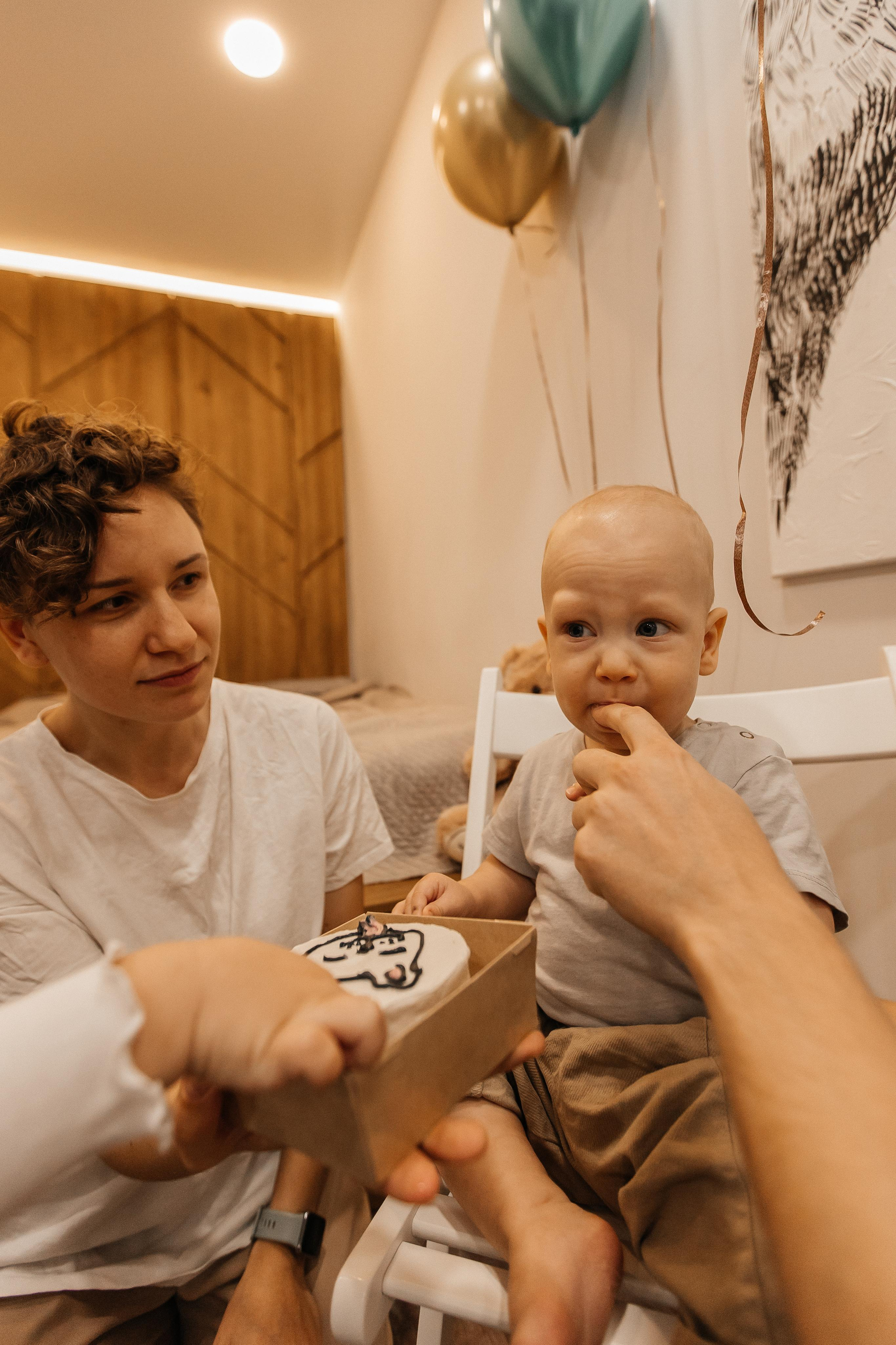 1 год дома. Фотограф Авилова Дарья ● Тюмень● Съемка больших семей ●Архив поколений