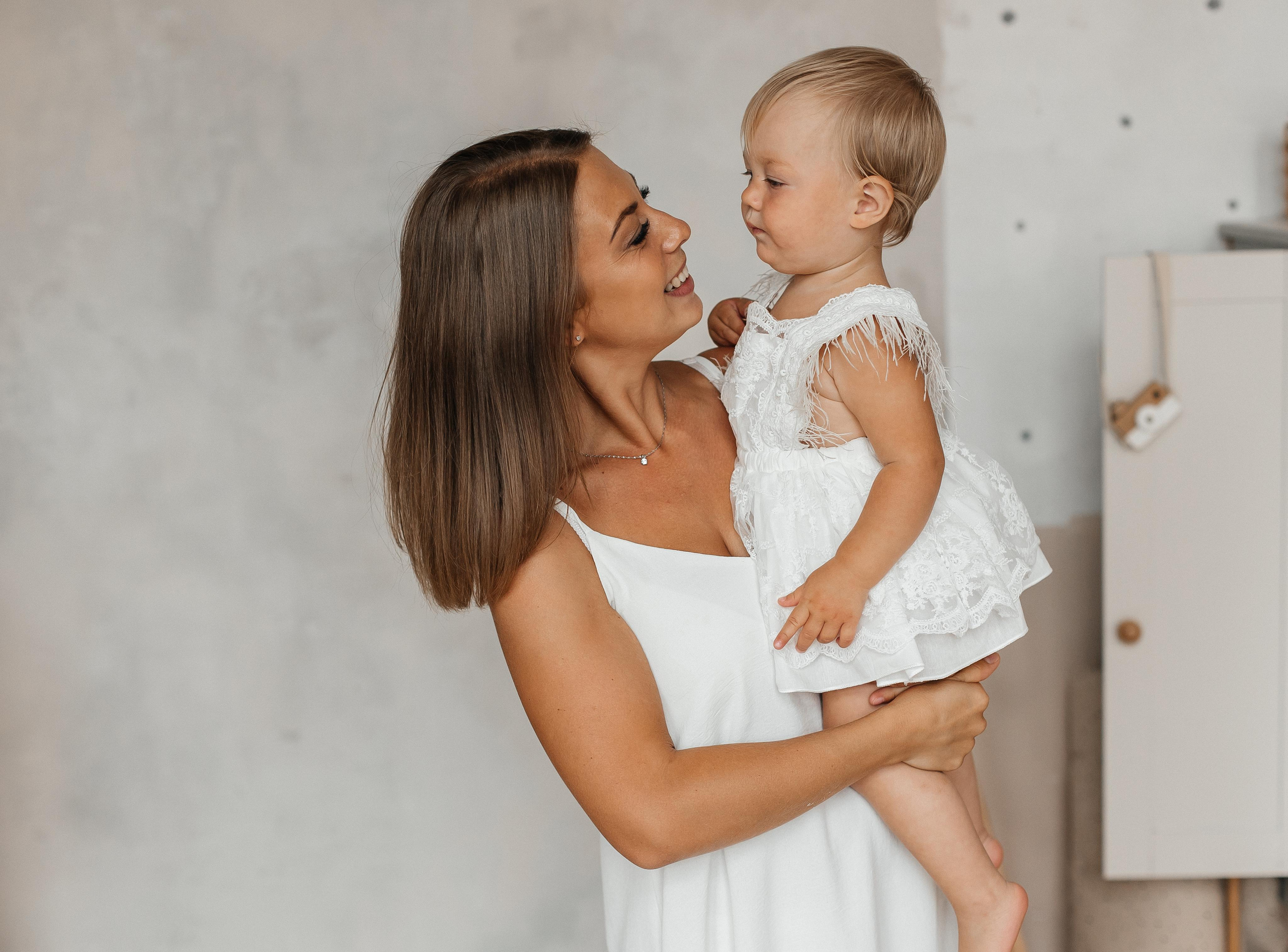 Семейная фотосессия (1 годик). Фотограф Авилова Дарья ● Тюмень● Съемка больших семей ●Архив поколений