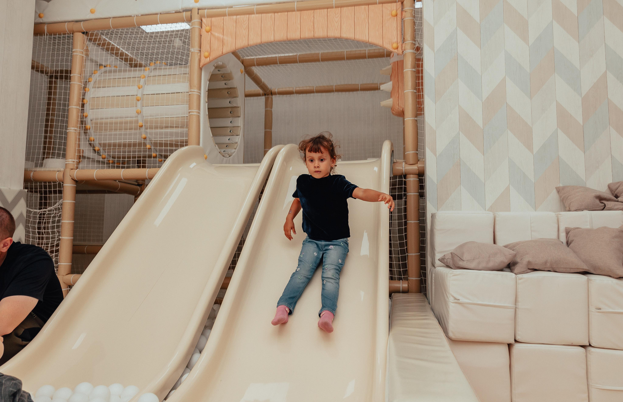 1 год в игровой. Фотограф Авилова Дарья ● Тюмень● Съемка больших семей ●Архив поколений