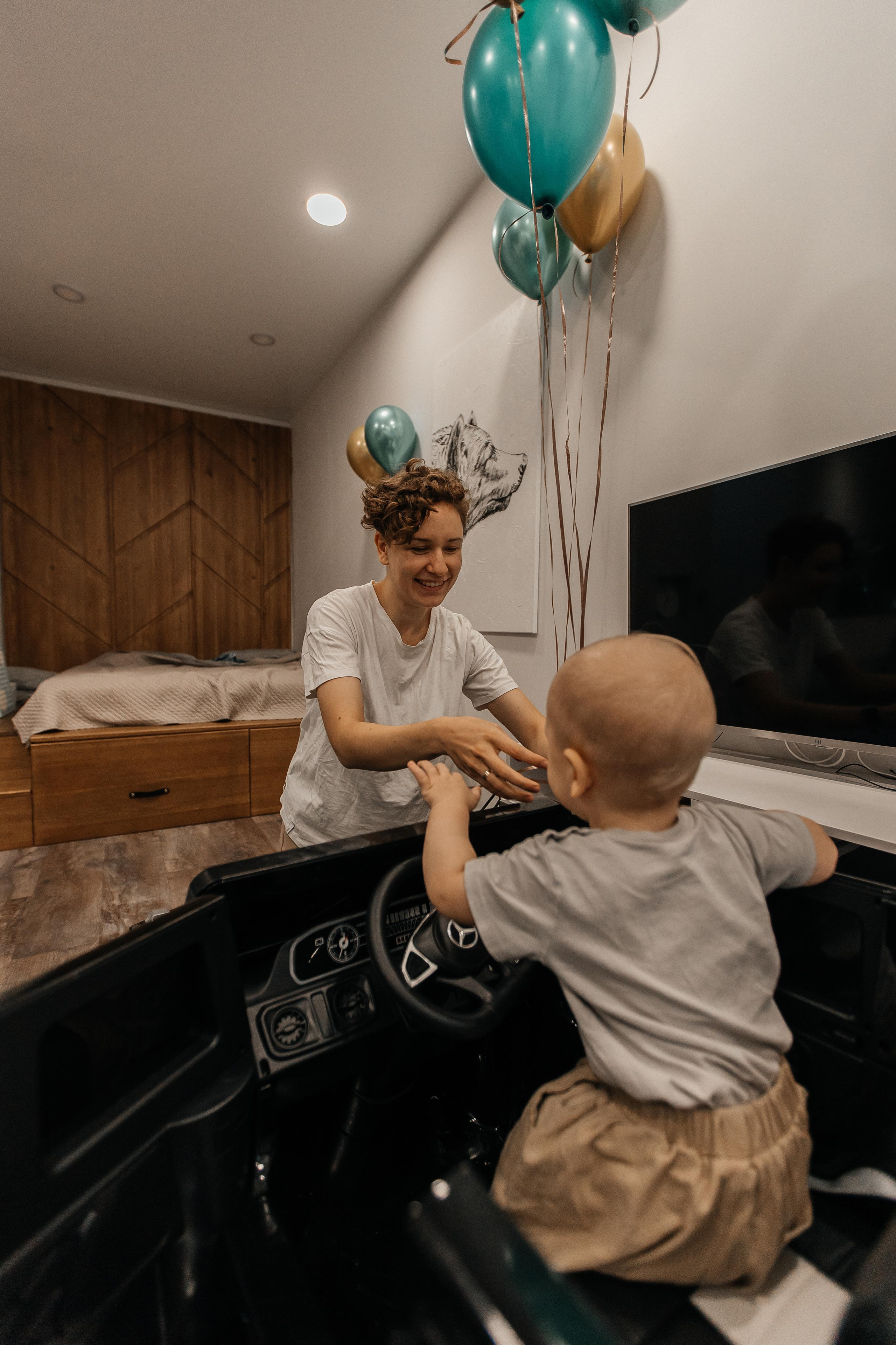 1 год дома. Фотограф Авилова Дарья ● Тюмень● Съемка больших семей ●Архив поколений