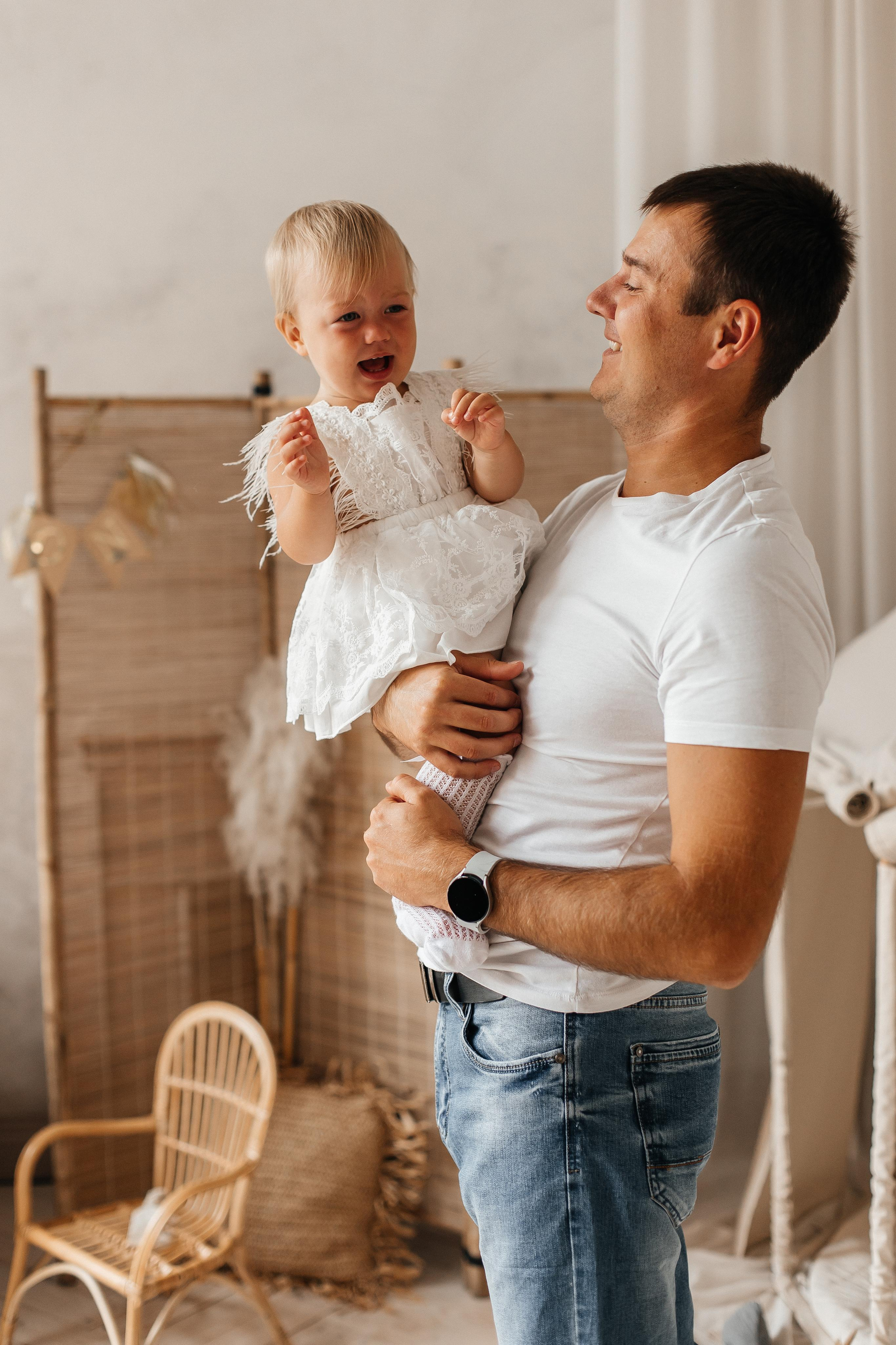 Семейная фотосессия (1 годик). Фотограф Авилова Дарья ● Тюмень● Съемка больших семей ●Архив поколений