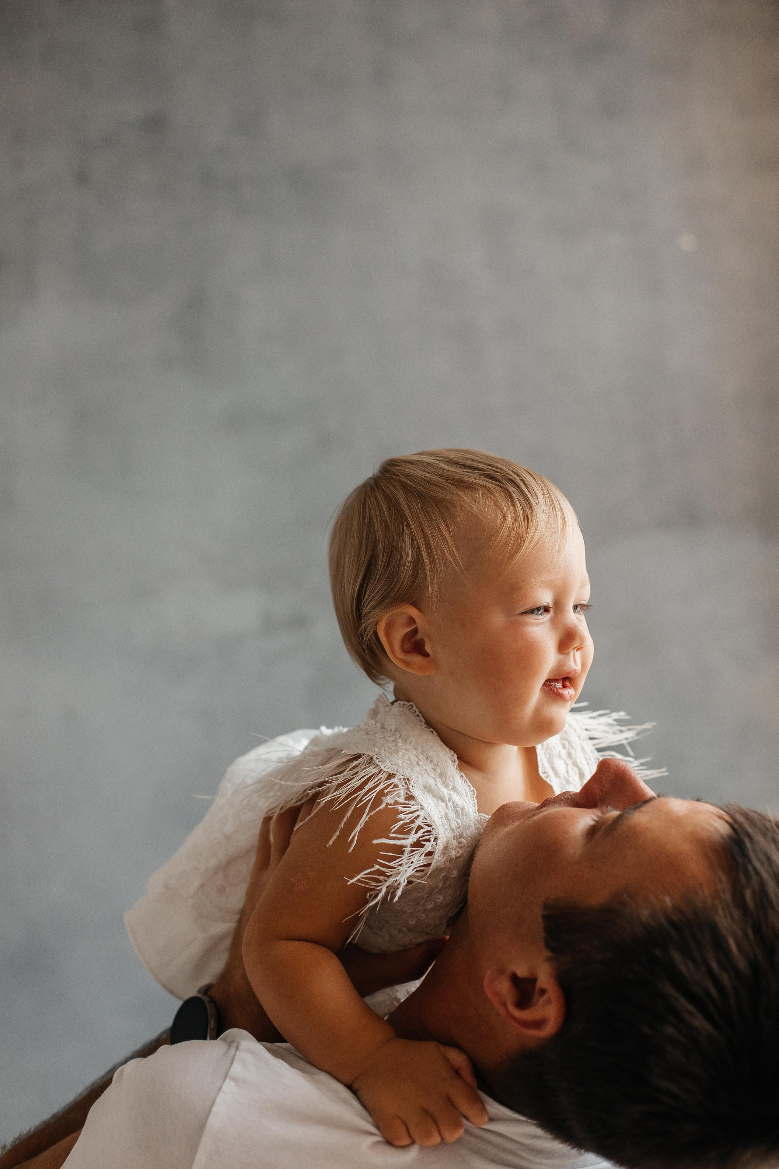 Семейная фотосессия (1 годик). Фотограф Авилова Дарья ● Тюмень● Съемка больших семей ●Архив поколений