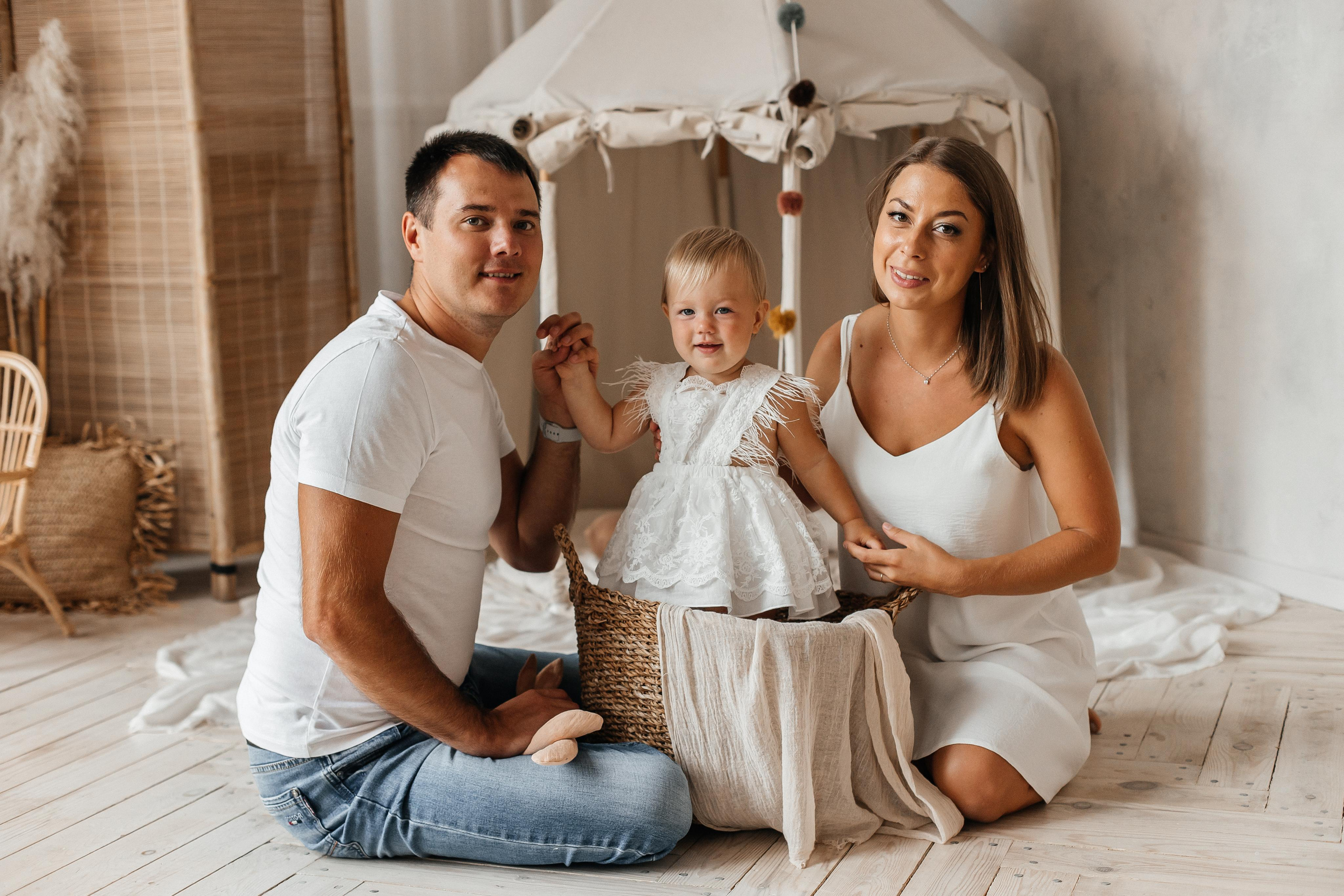 Семейная фотосессия (1 годик). Фотограф Авилова Дарья ● Тюмень● Съемка больших семей ●Архив поколений