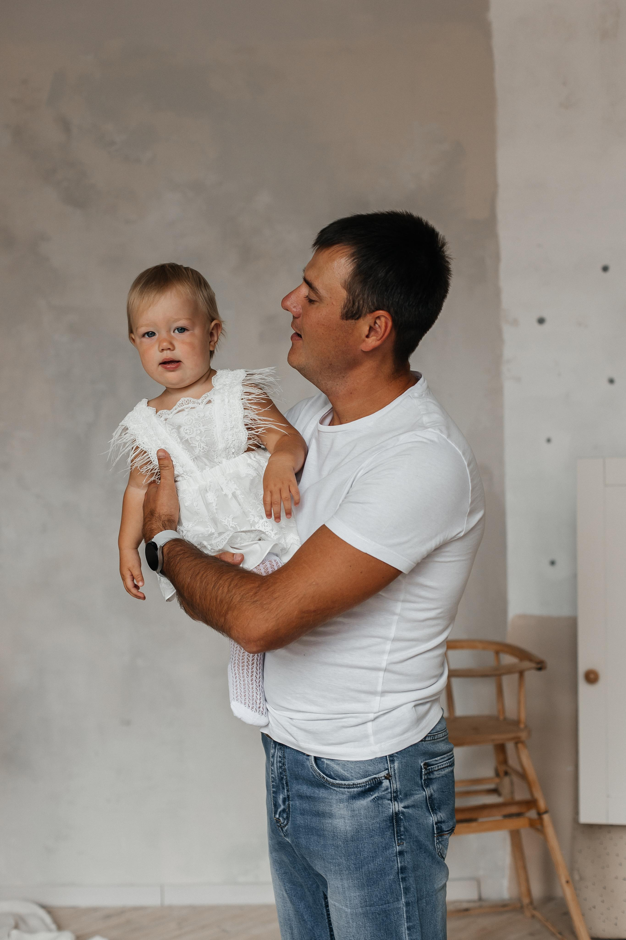 Семейная фотосессия (1 годик). Фотограф Авилова Дарья ● Тюмень● Съемка больших семей ●Архив поколений