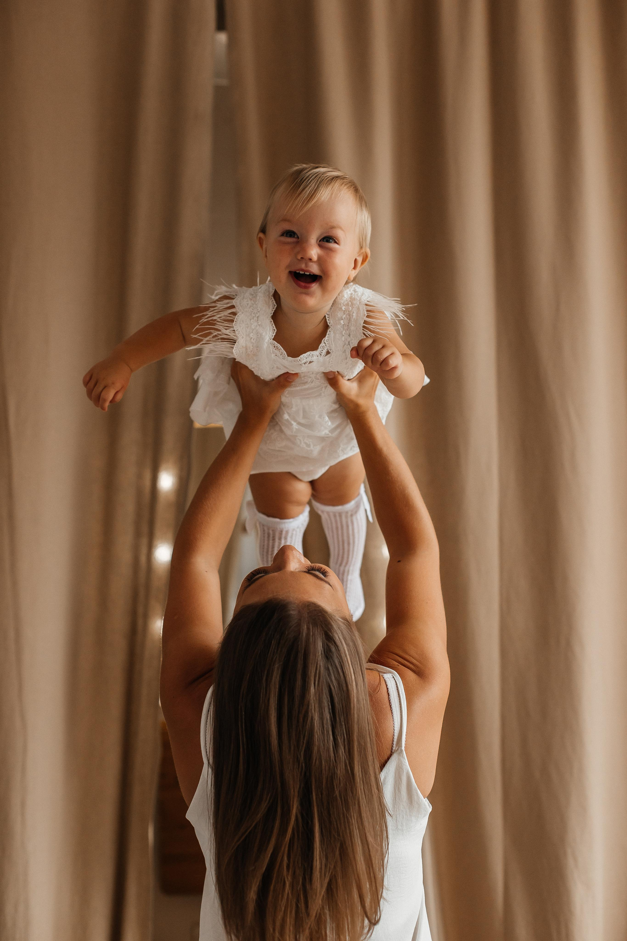 Семейная фотосессия (1 годик). Фотограф Авилова Дарья ● Тюмень● Съемка больших семей ●Архив поколений