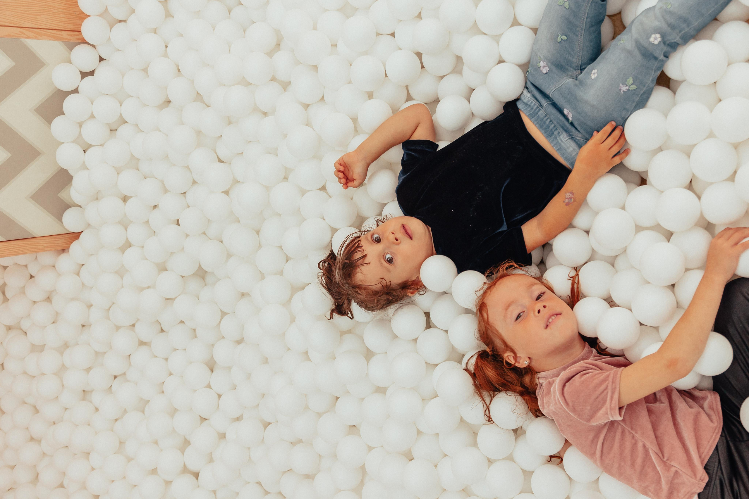 1 год в игровой. Фотограф Авилова Дарья ● Тюмень● Съемка больших семей ●Архив поколений