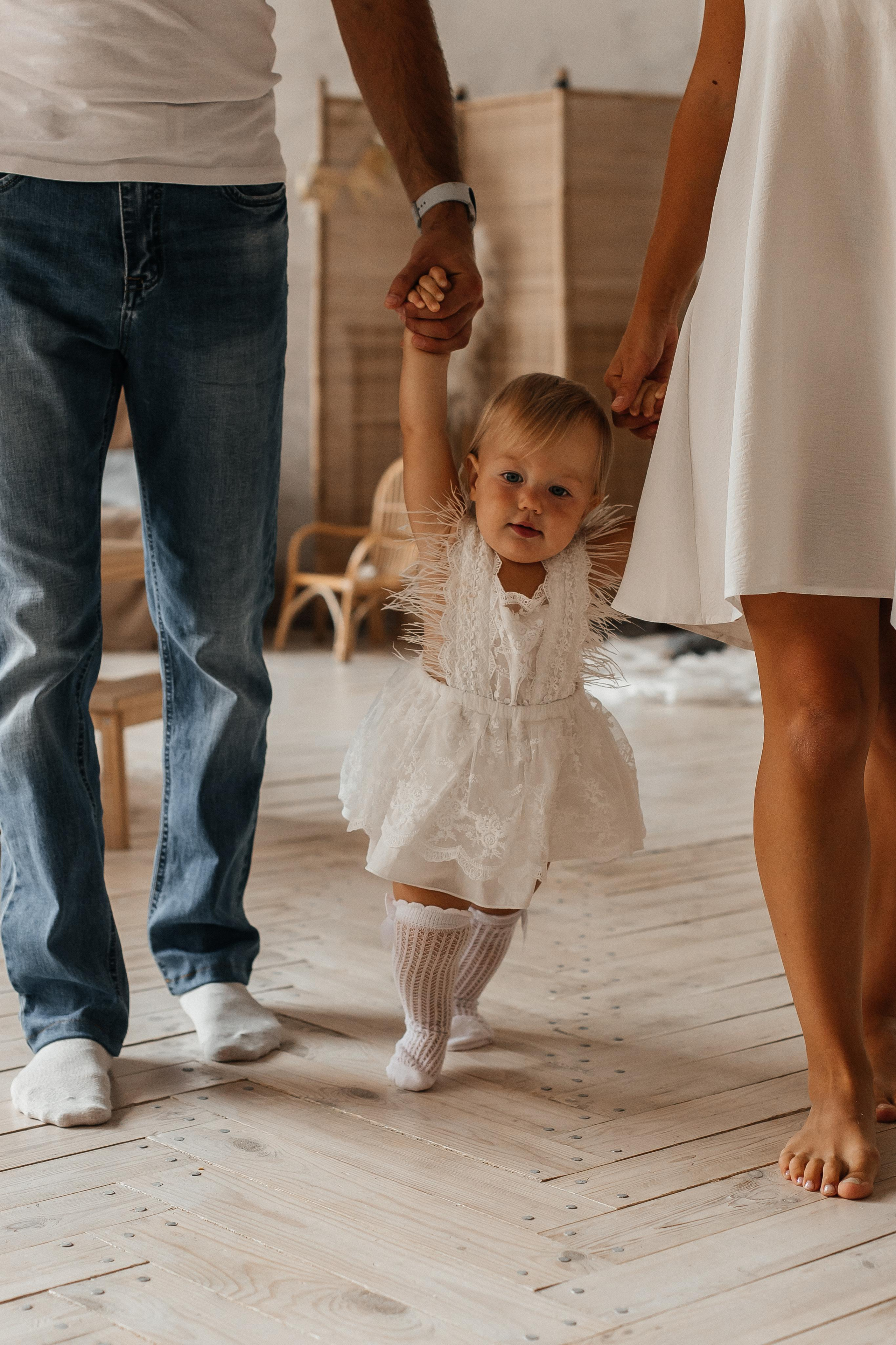 Семейная фотосессия (1 годик). Фотограф Авилова Дарья ● Тюмень● Съемка больших семей ●Архив поколений