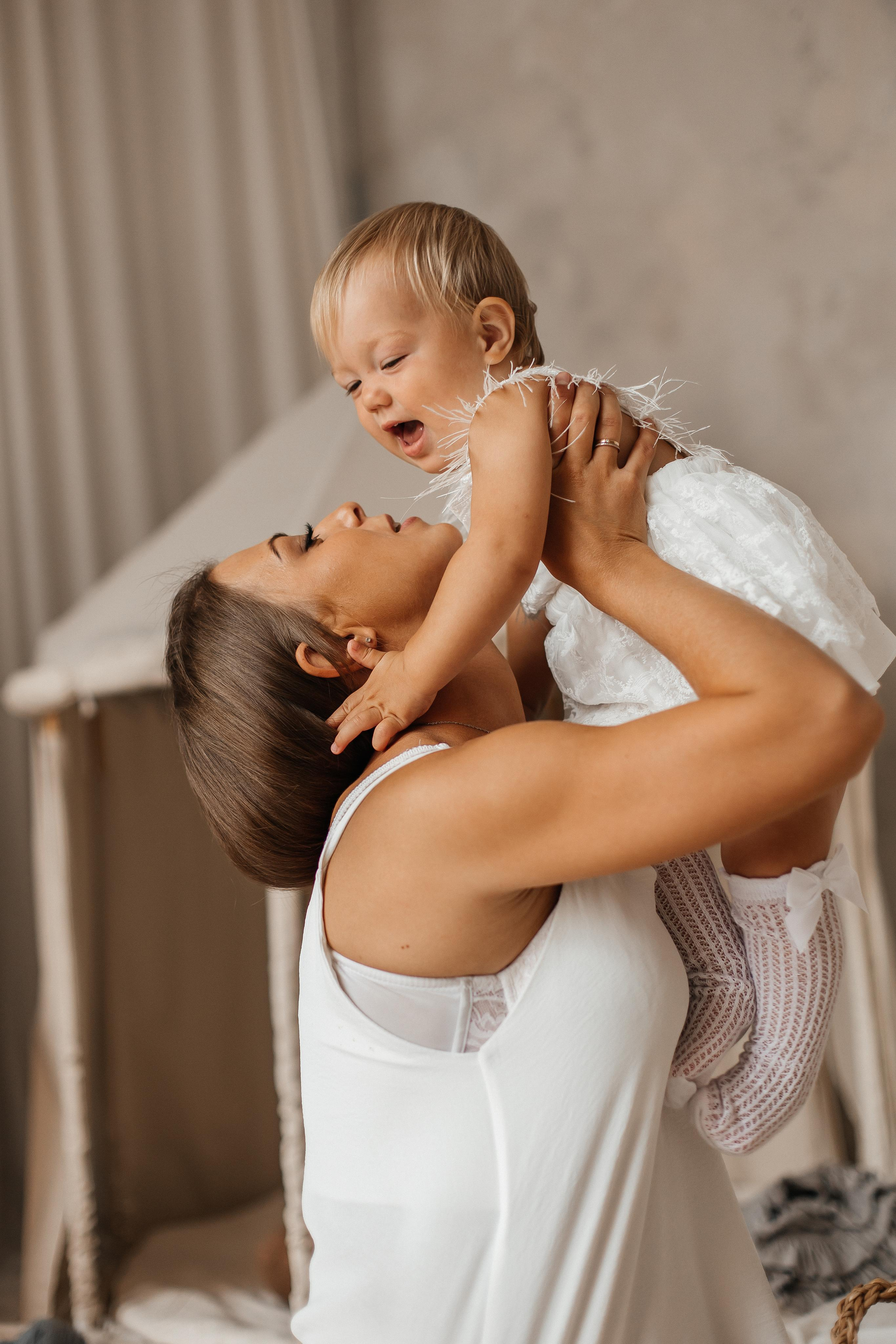 Семейная фотосессия (1 годик). Фотограф Авилова Дарья ● Тюмень● Съемка больших семей ●Архив поколений