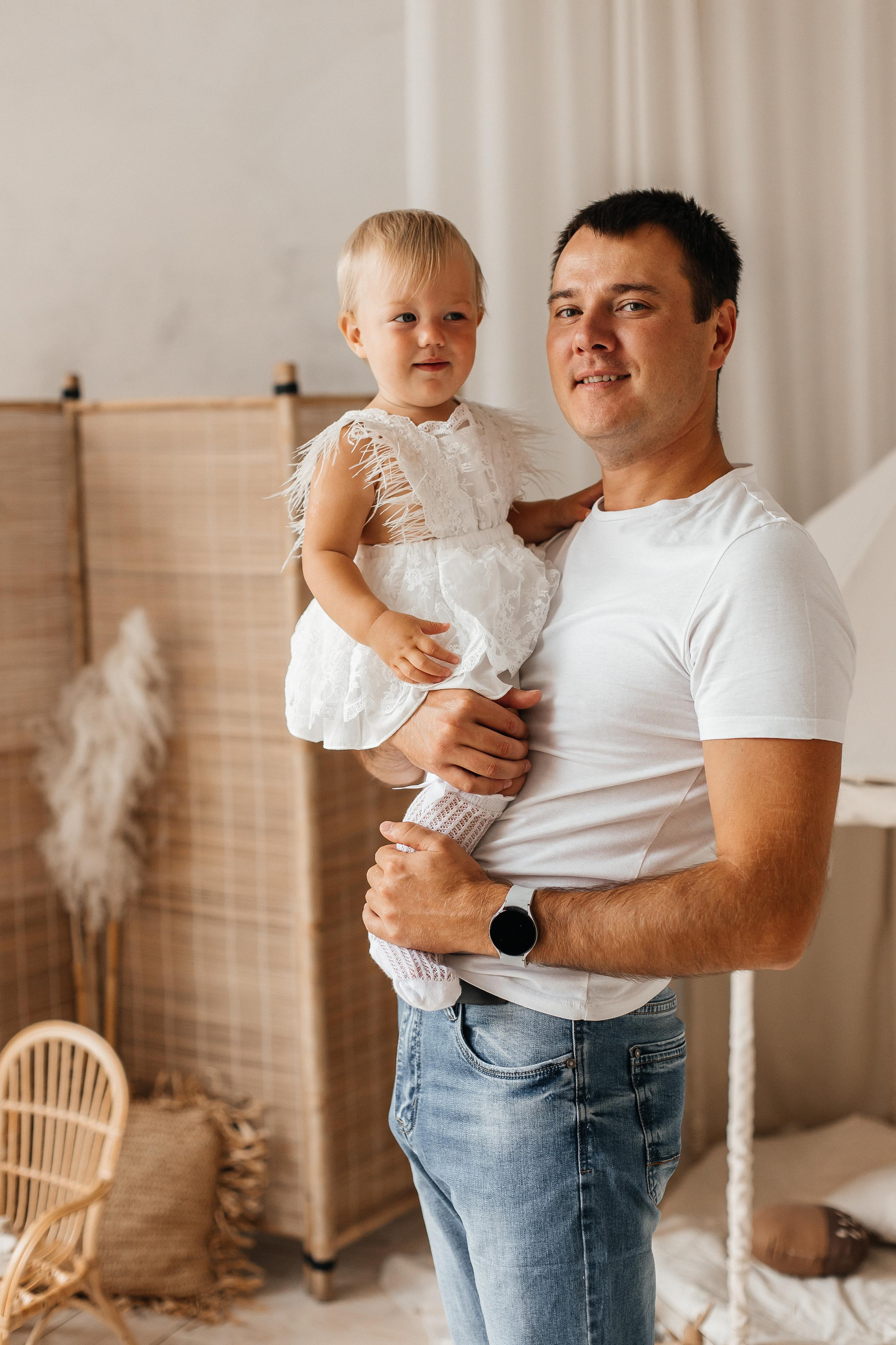 Семейная фотосессия (1 годик). Фотограф Авилова Дарья ● Тюмень● Съемка больших семей ●Архив поколений