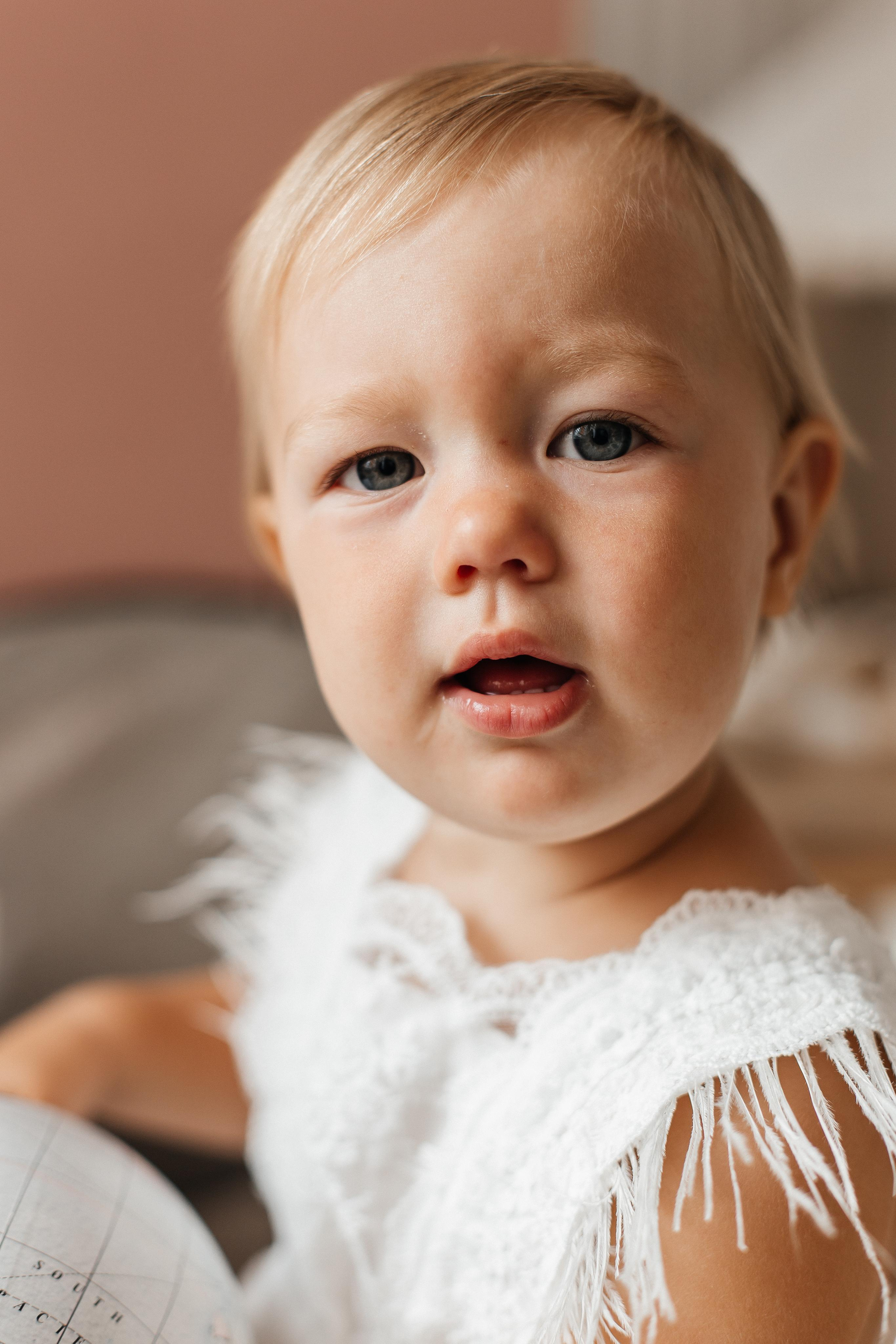 Семейная фотосессия (1 годик). Фотограф Авилова Дарья ● Тюмень● Съемка больших семей ●Архив поколений