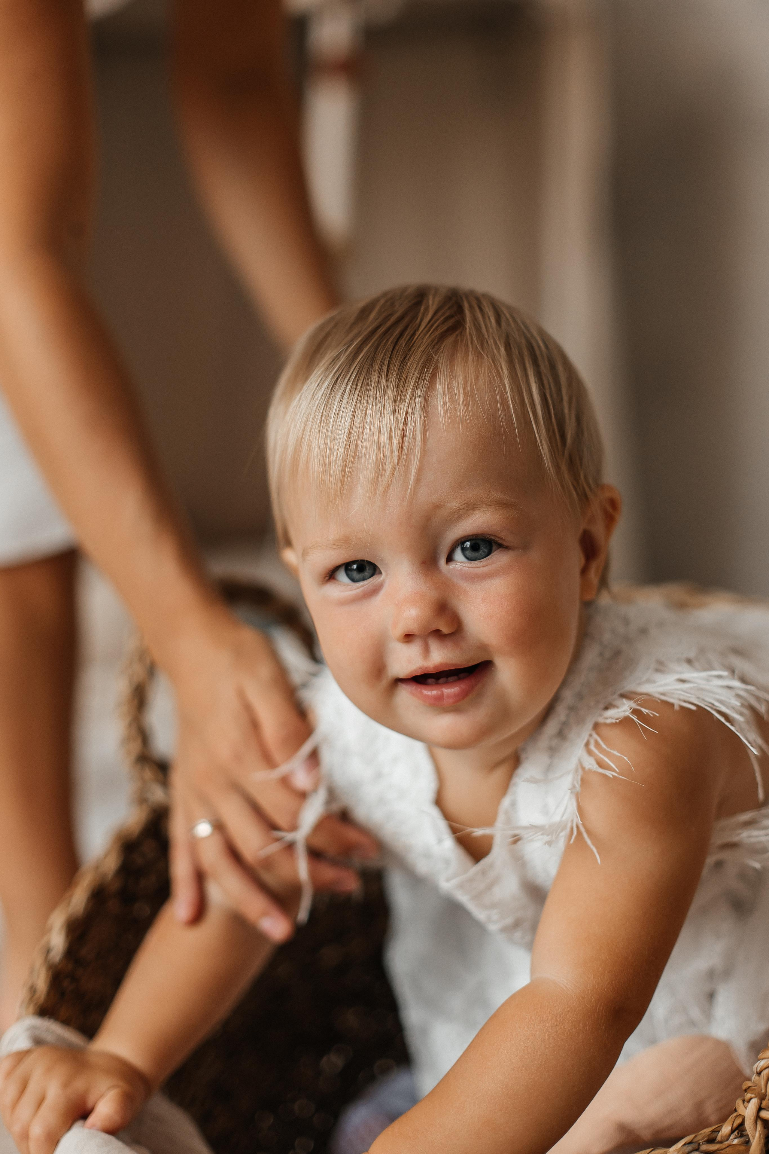 Семейная фотосессия (1 годик). Фотограф Авилова Дарья ● Тюмень● Съемка больших семей ●Архив поколений
